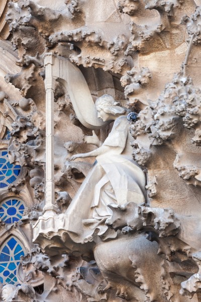 Detalle da Fachada da Caridade. Sagrada Familia. Barcelona B41