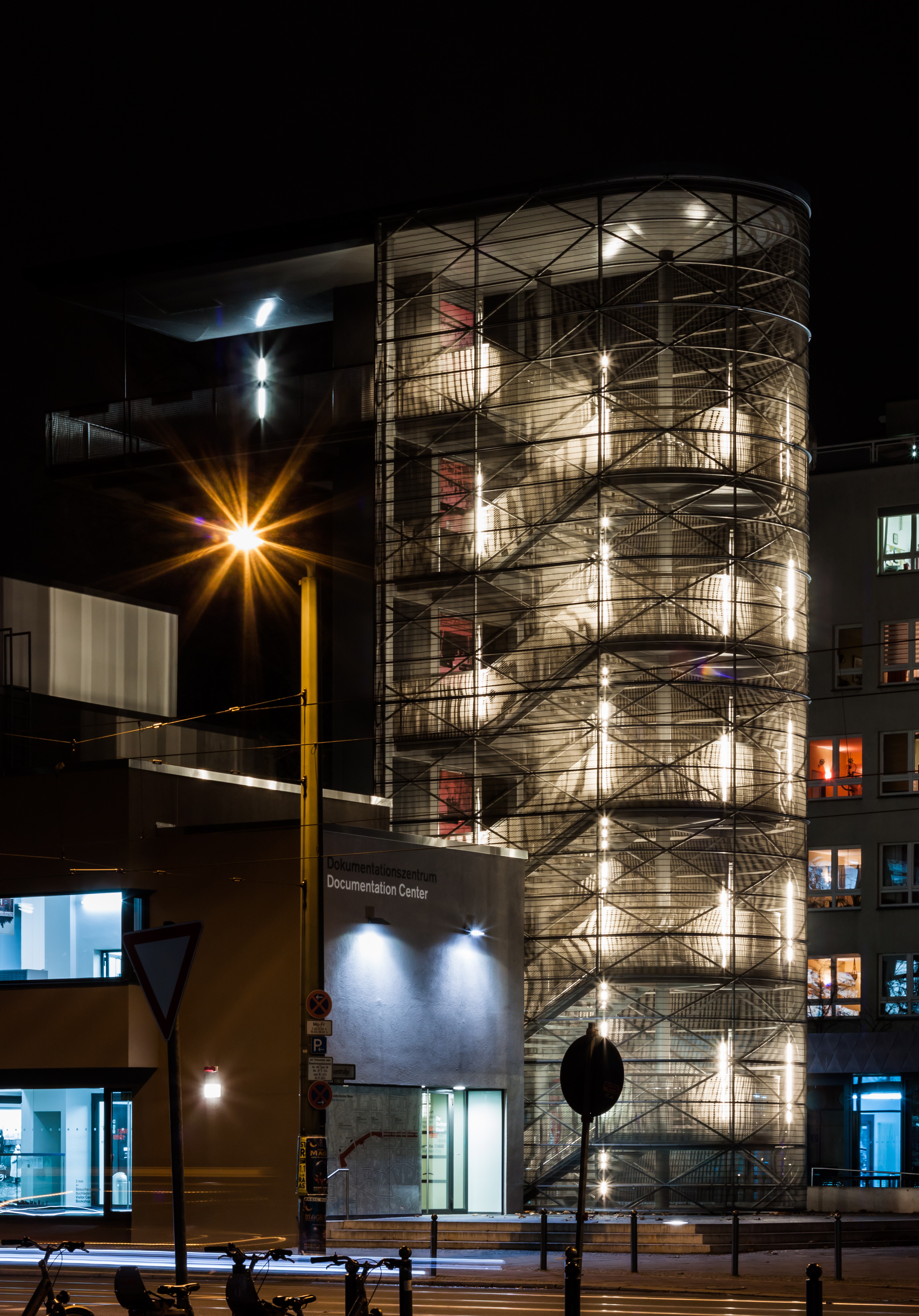 141212 Aussichtsturm Dokumentationszentrum Berliner Mauer 1