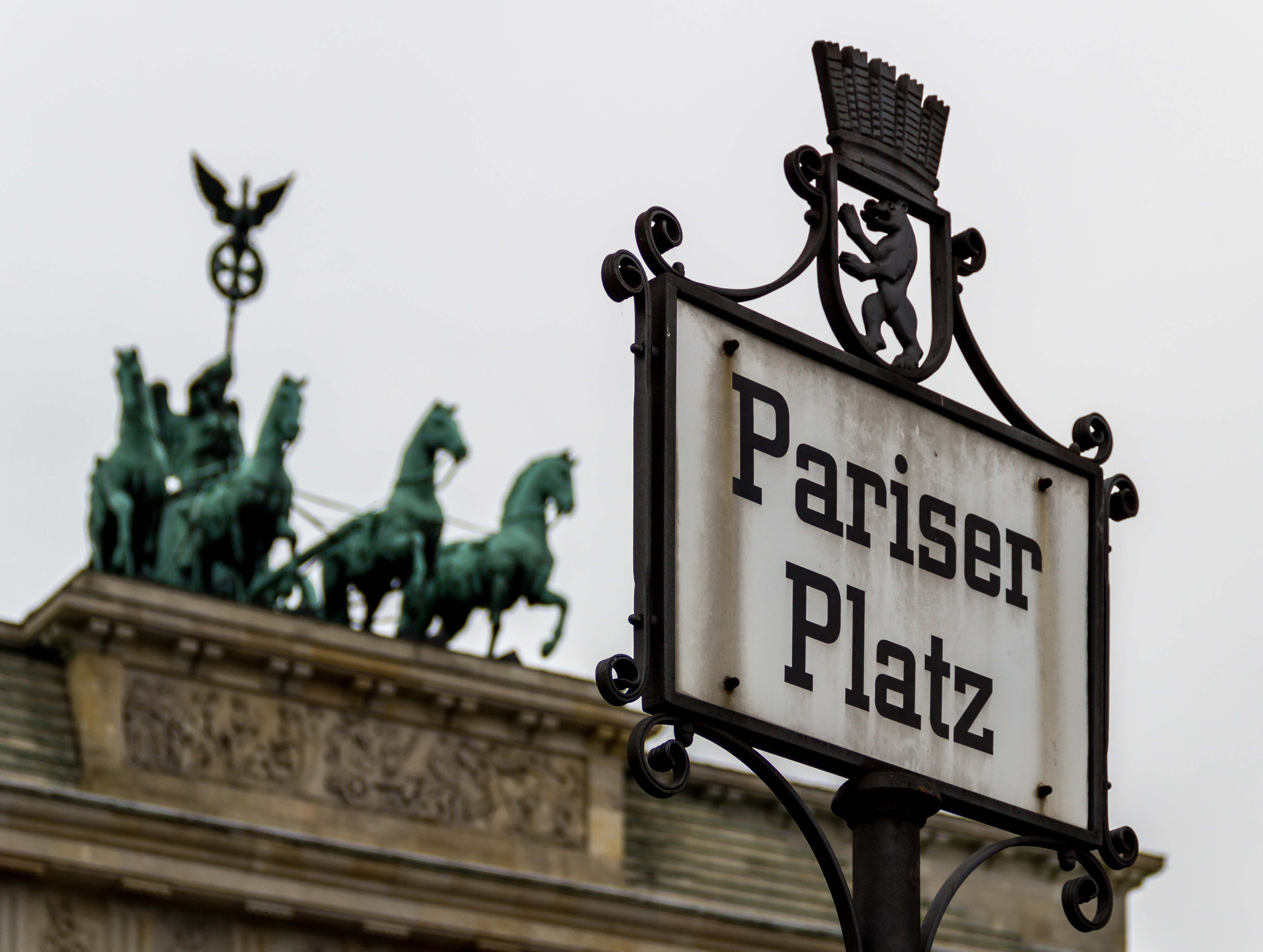 Berlin, Brandenburger Tor -- 2013 -- 1