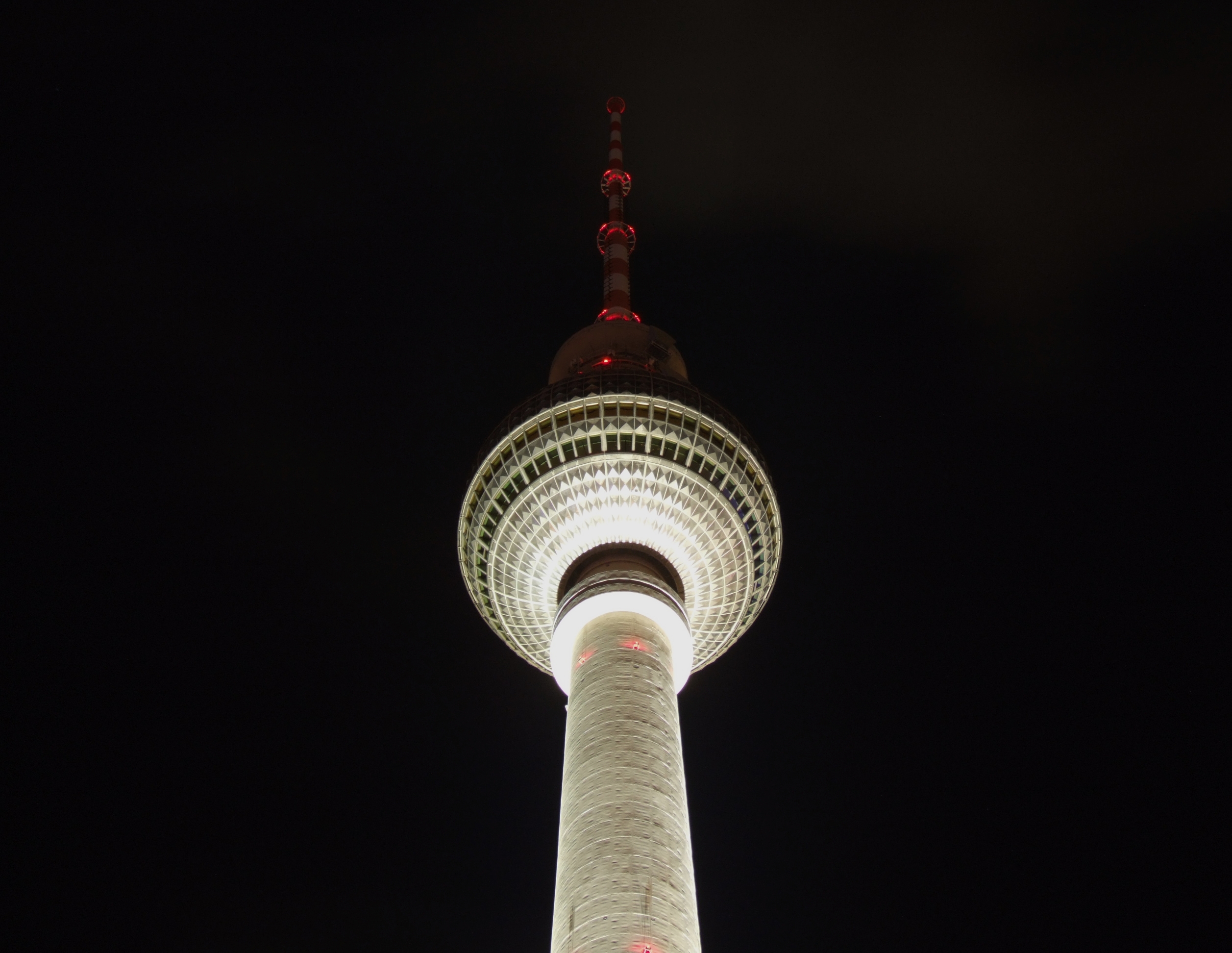 Berliner Fernsehturm at night 1