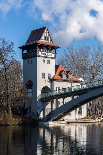 Abteibrücke mit Brückenturm, Insel der Jugend, Berlin-Treptow, 160213, ako