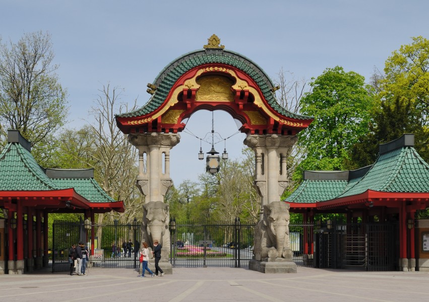 Berlin - Berliner Zoo - Elefantentor1