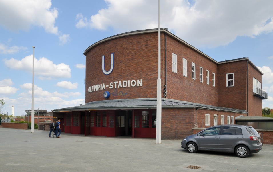 Berlin - U-Bahnstation Olympia-Stadion1