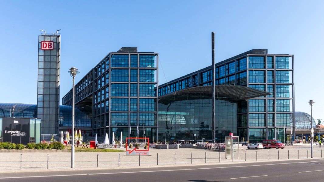 Berlin Hauptbahnhof, Südfassade, 160505, ako