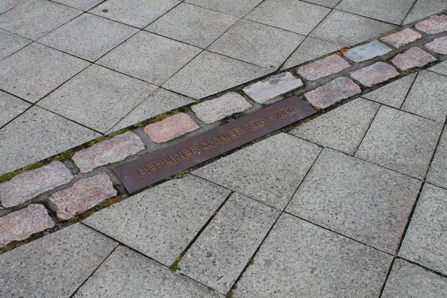 Berlin Wall strip - Stierch A 02