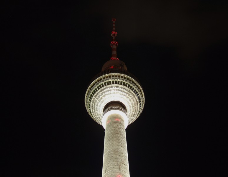 Berliner Fernsehturm at night 1