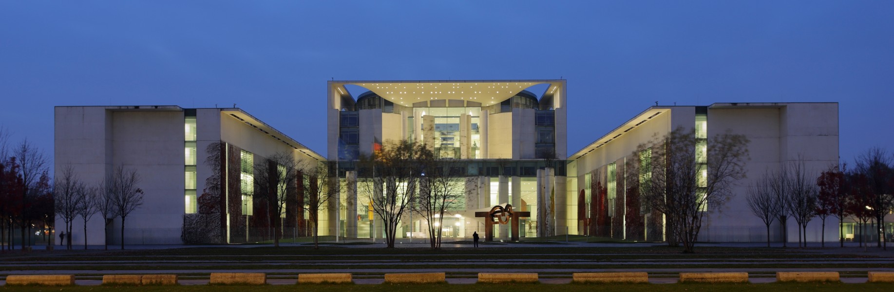 Bundeskanzleramt at Night