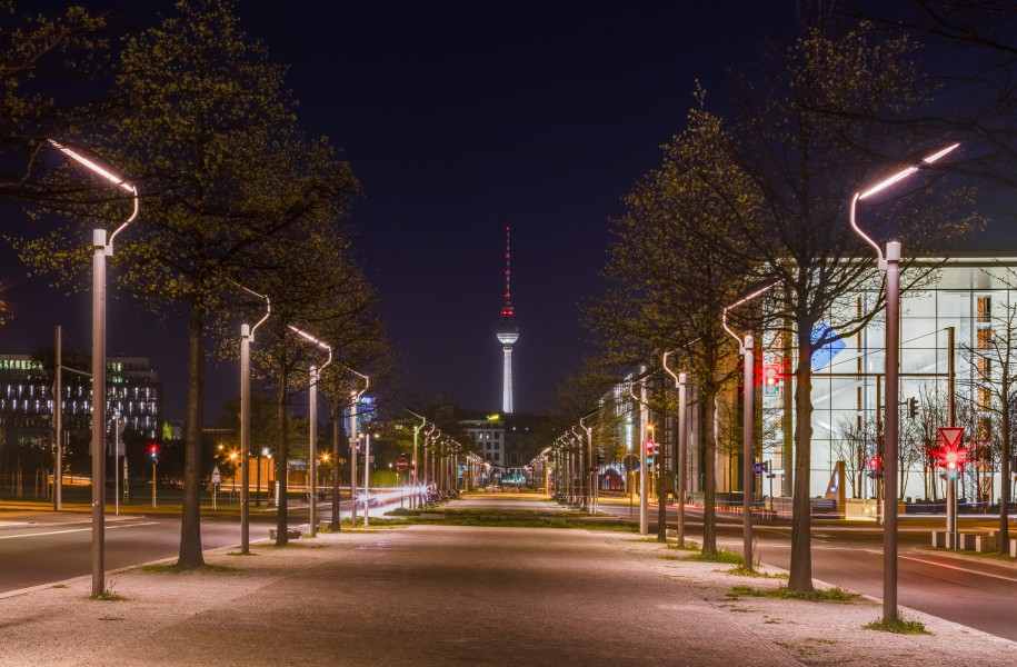 Fernsehturm, Berlín, Alemania, 2016-04-21, DD 40-42 HDR