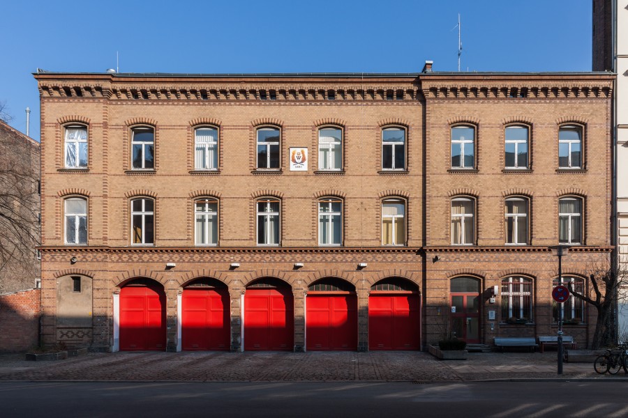Feuerwache Oderberger Straße, Berlin, 150215, ako