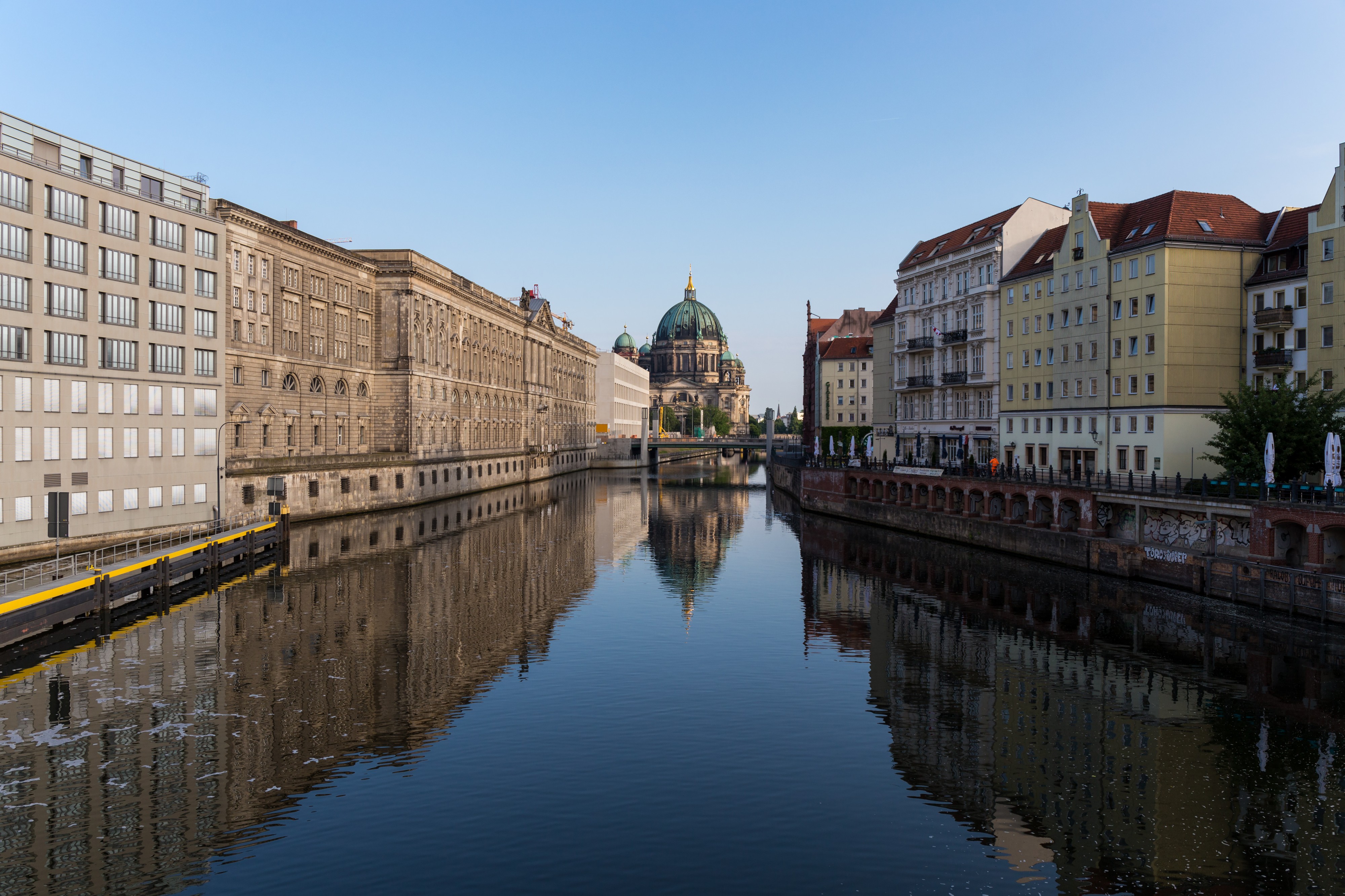 Blick von der Mühlendammbrücke, Berlin-Mitte, 160528, ako