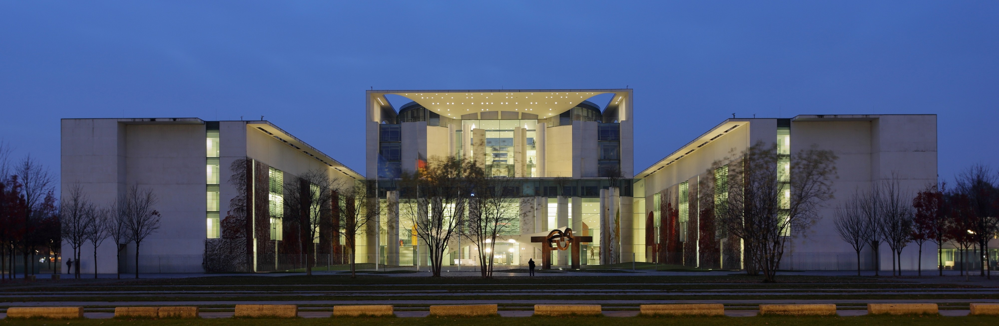 Bundeskanzleramt at Night