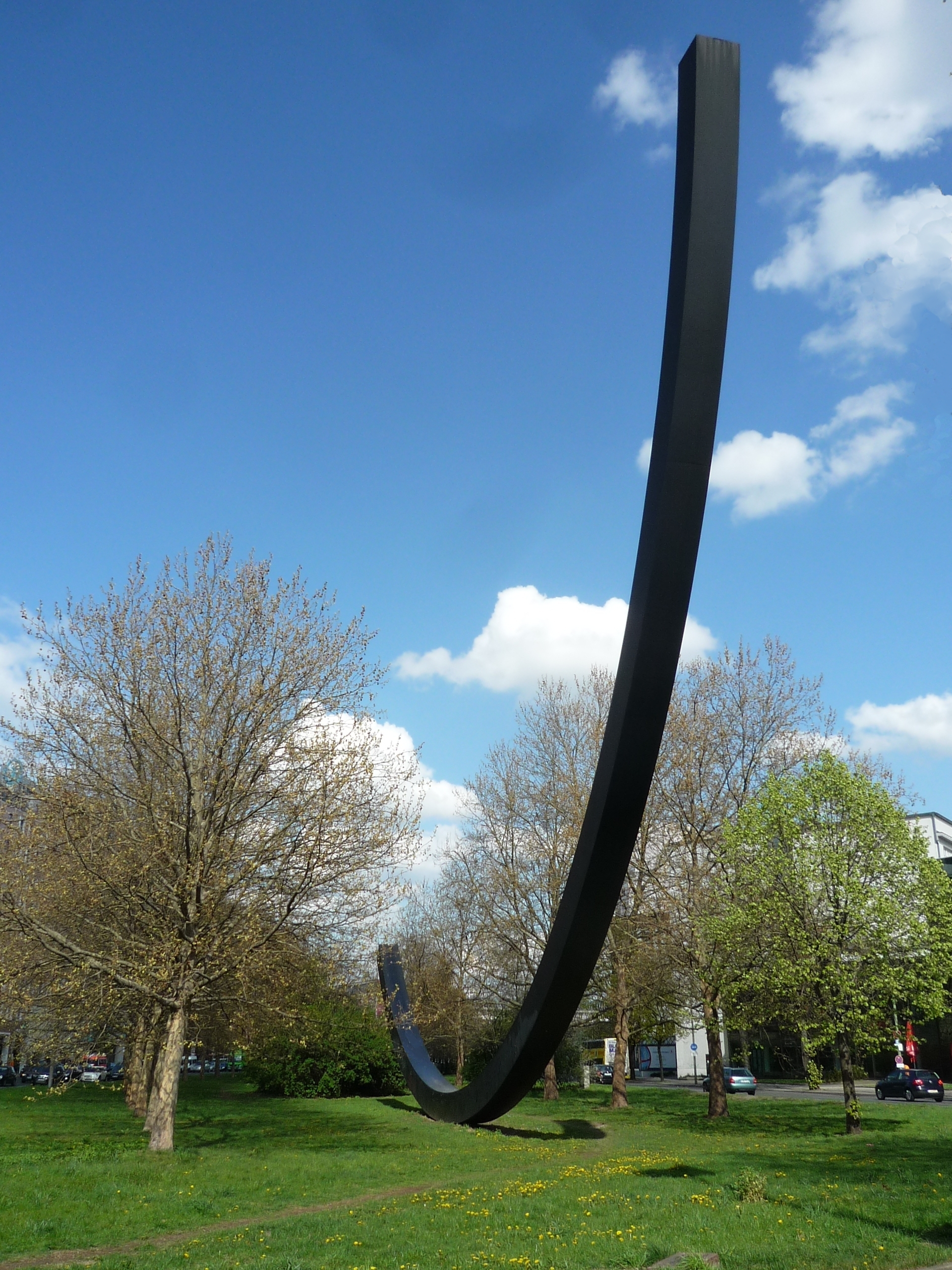 Venet, Arc de 124,5°, Berlin