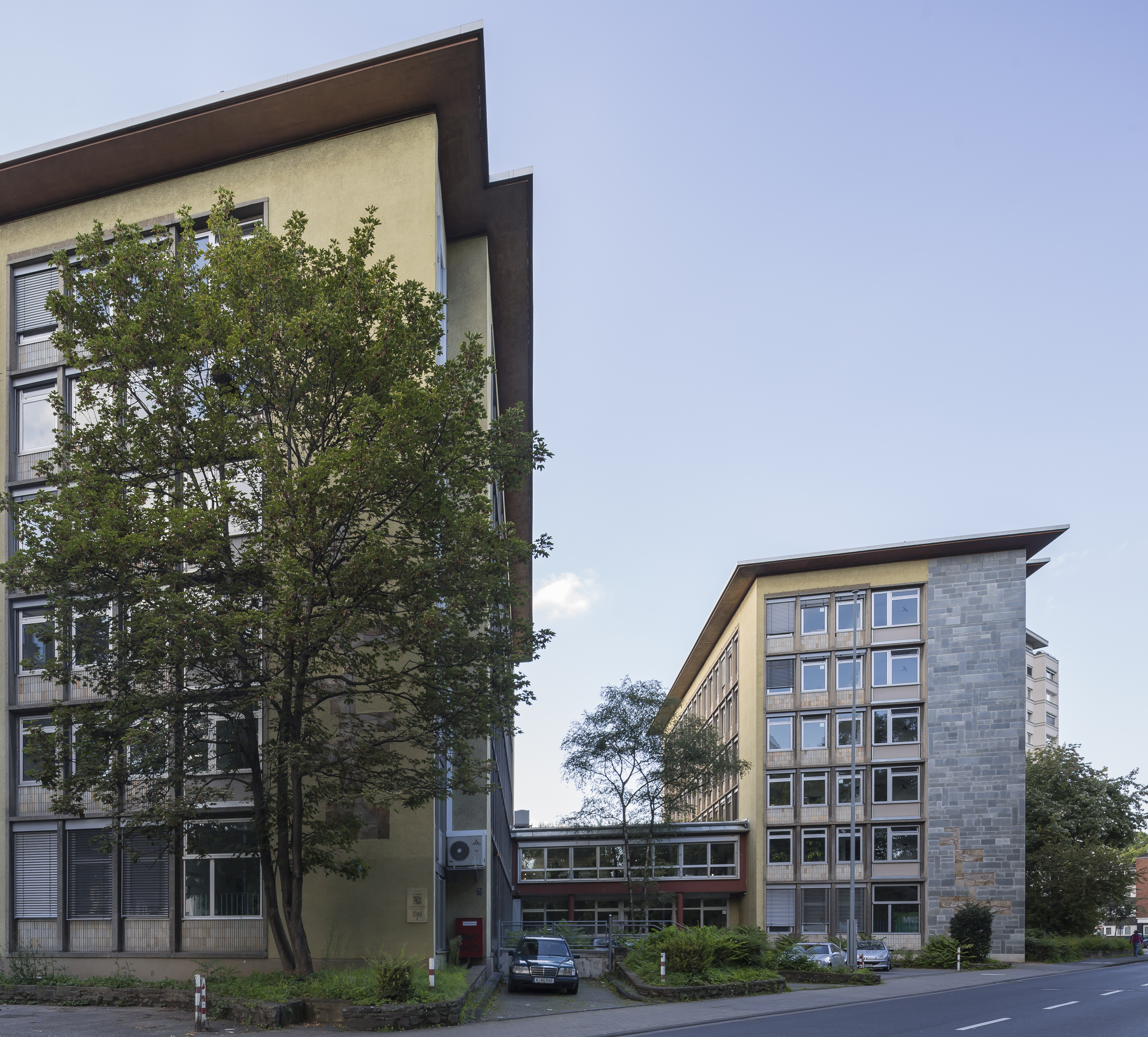 Cologne Germany Am-Weidenbach-2-6-Finanzamt-Köln-01