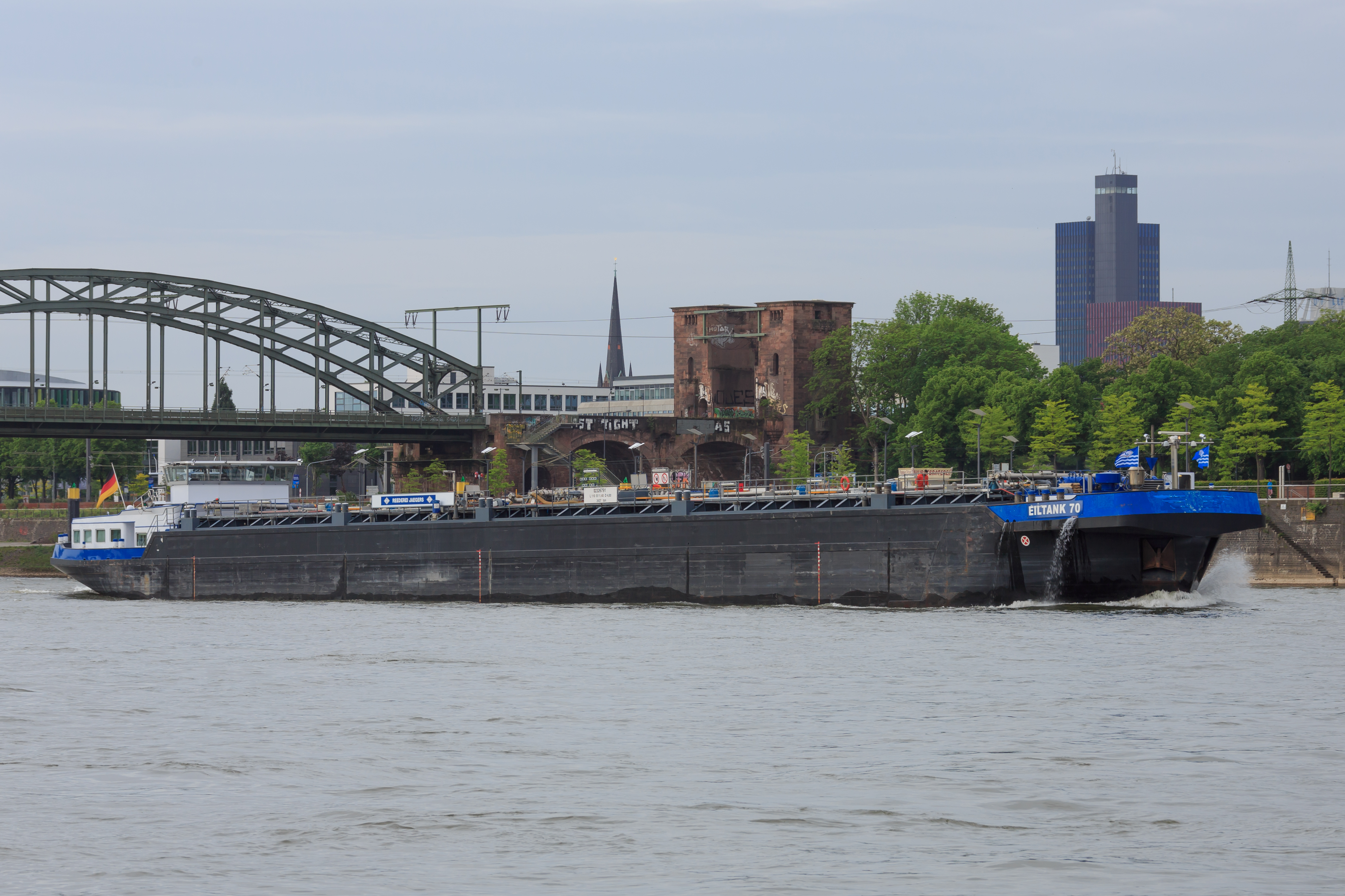 Cologne Germany Ship-Eiltank-70-01