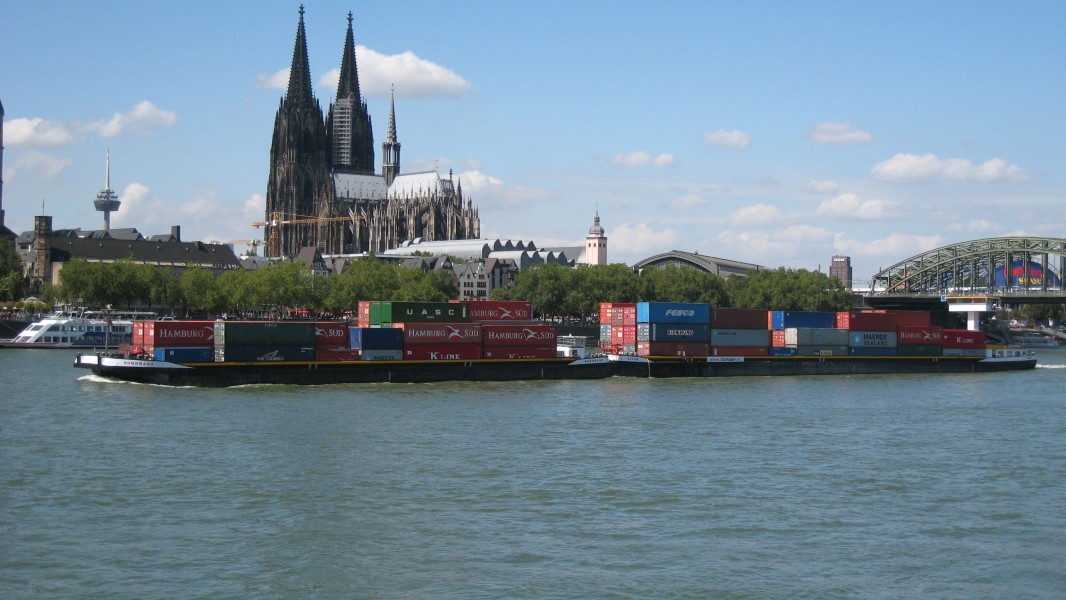 Riverboat with container on Rhine in Cologne, Germany PNr°0207