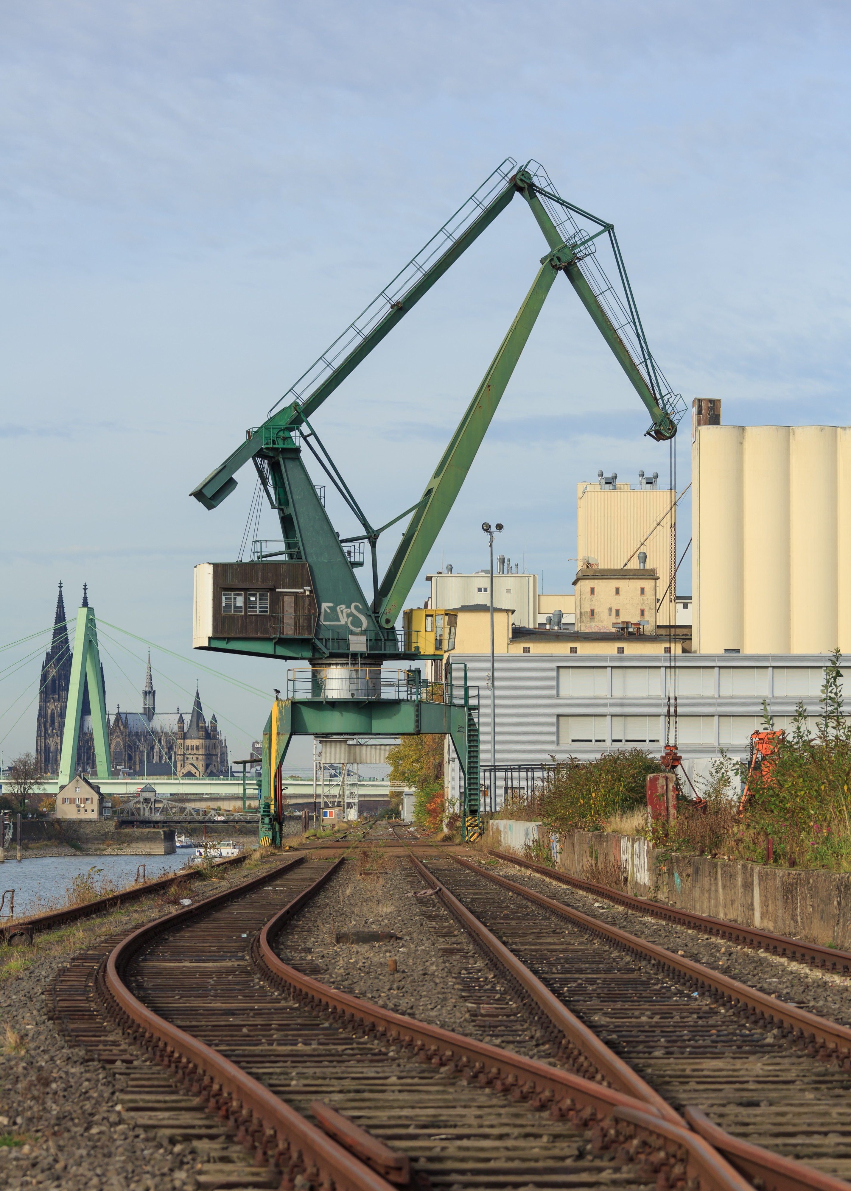 Cologne Germany Crane-No-1-in-Deutzer-Hafen-01