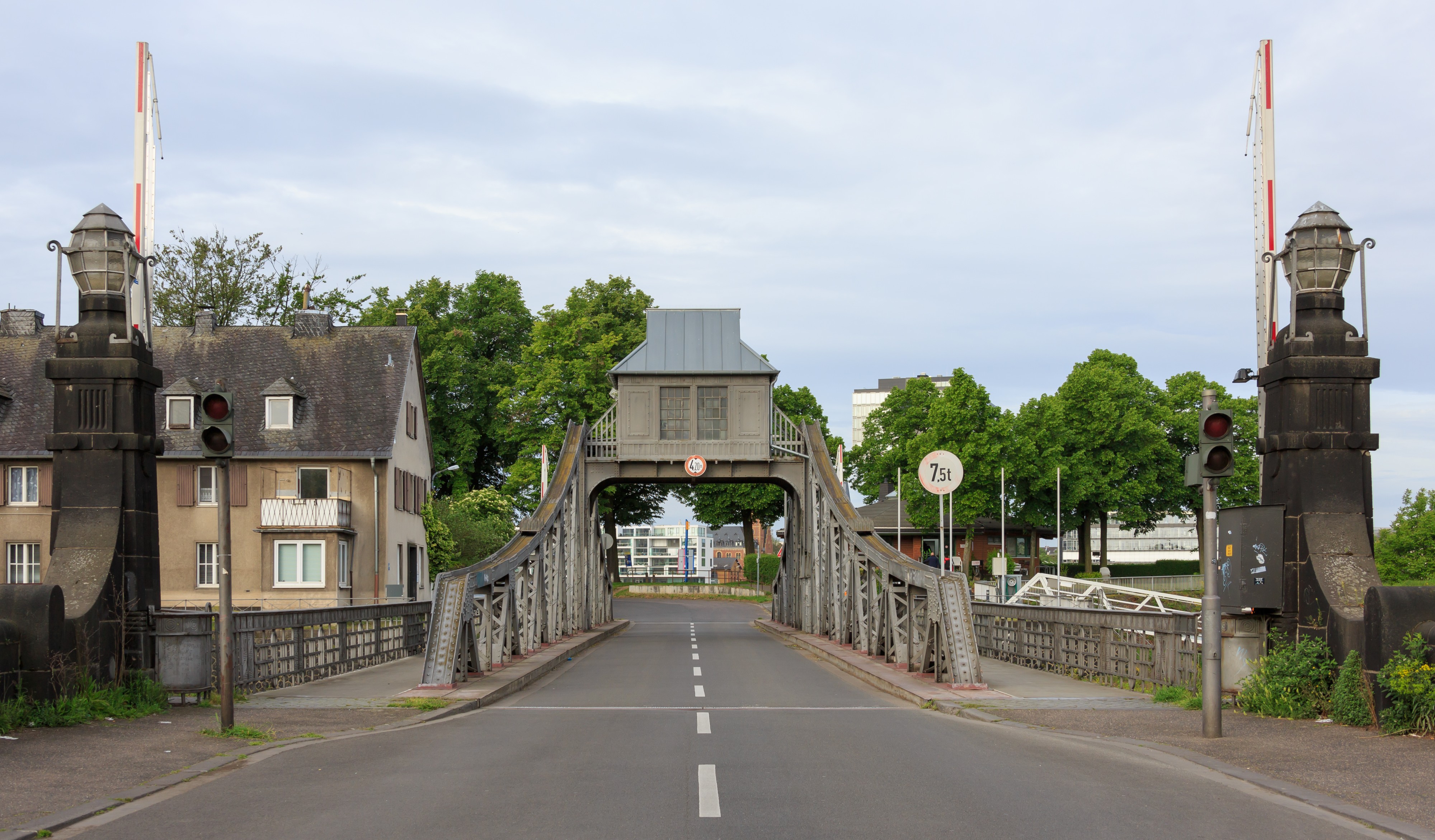 Cologne Germany Pivot-Bridge-04