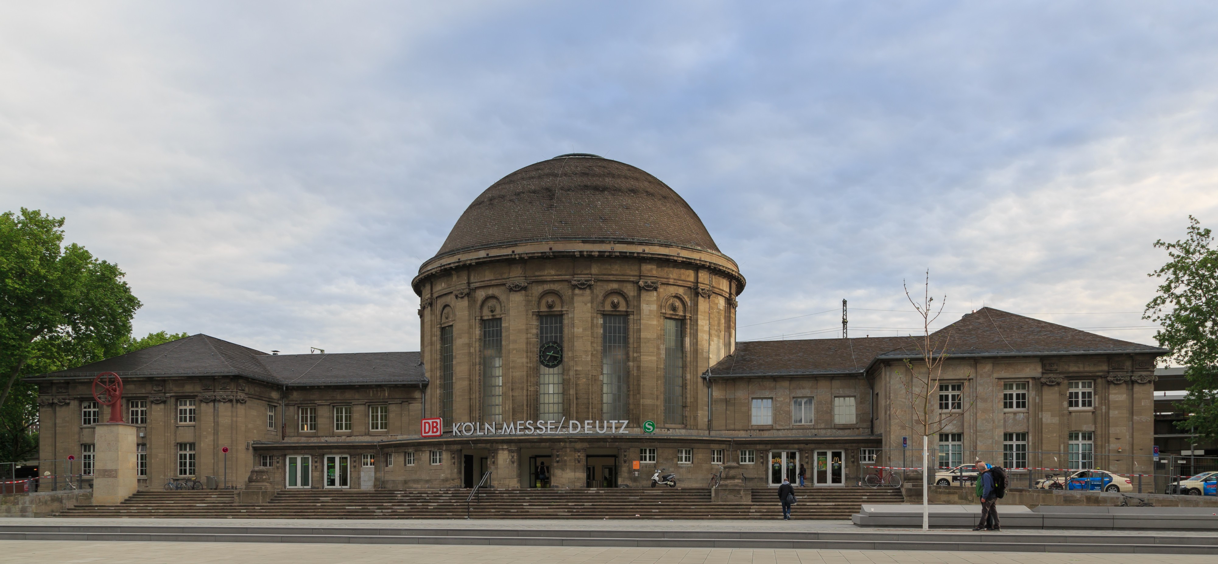 Cologne Germany Railway-Station-Deutz-Messe-01