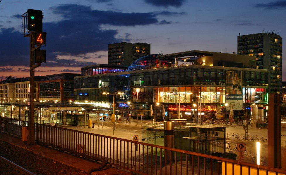 Dresden-Kugelhaus-night