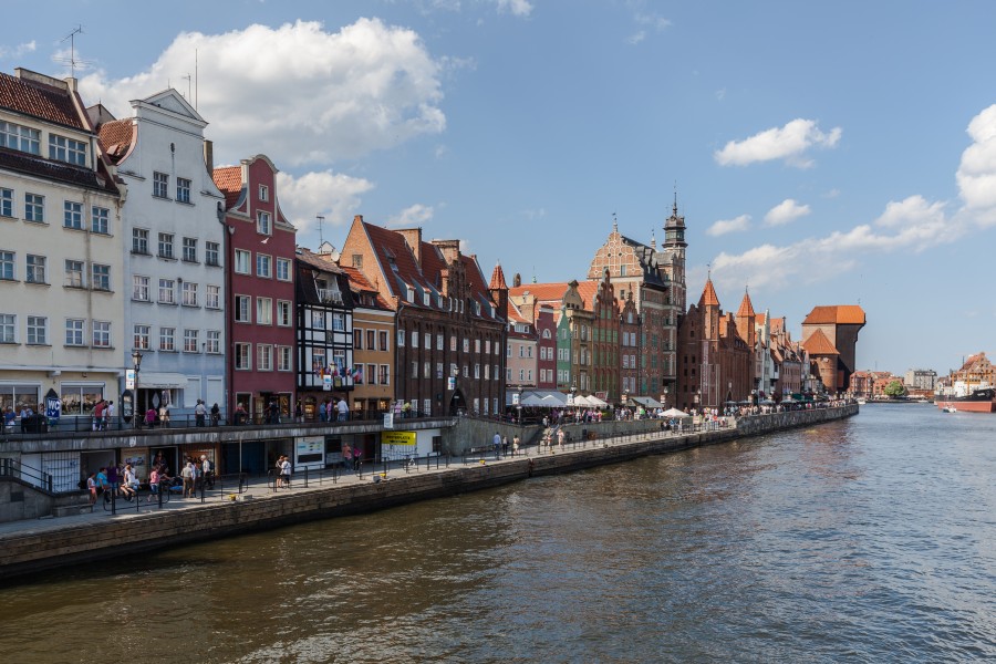 Calle Dlugie Pobrzeze, Gdansk, Polonia, 2013-05-20, DD 01