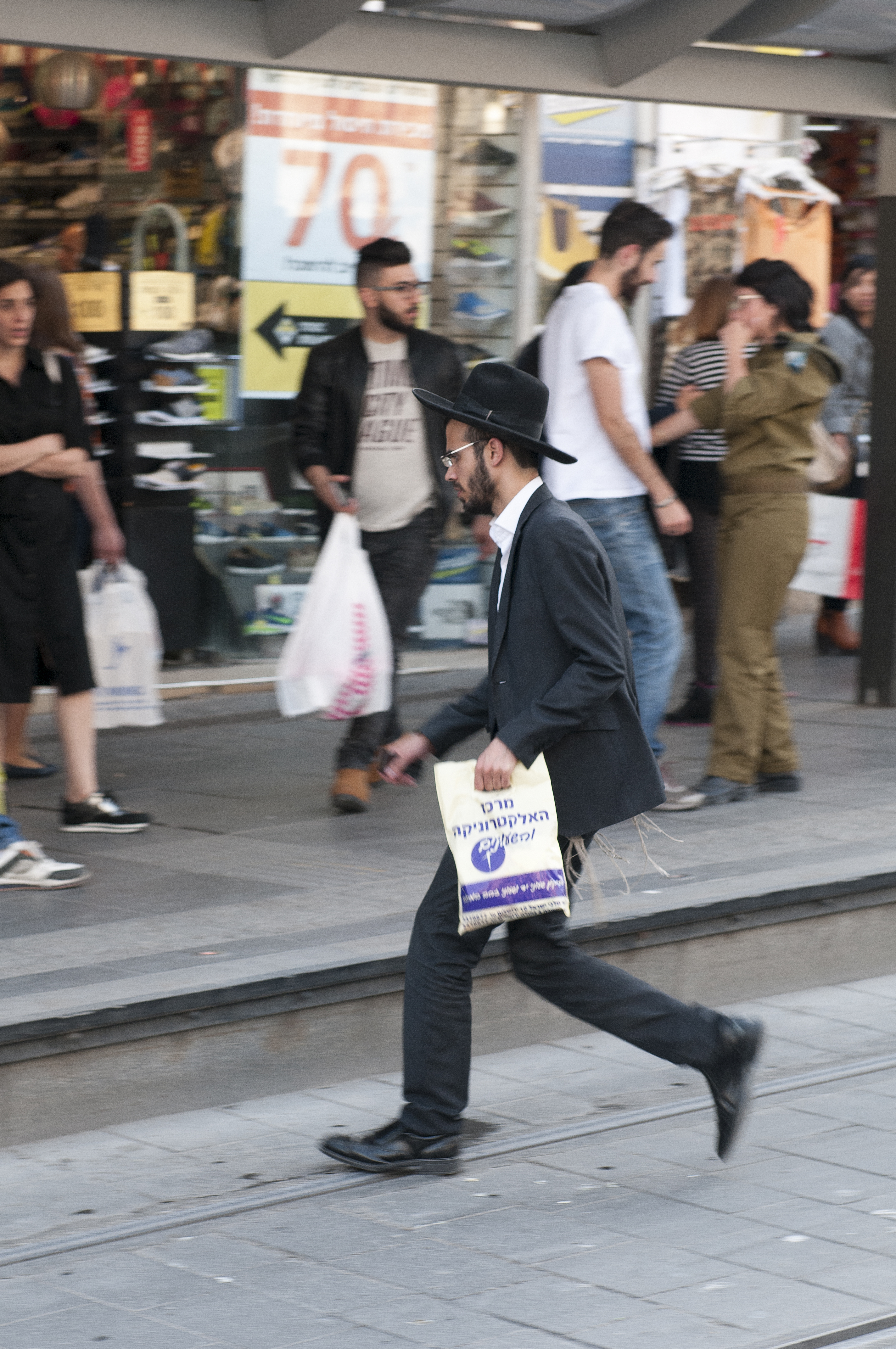 16-04-03-Straßenszene-Jerusalem-WAT 6067