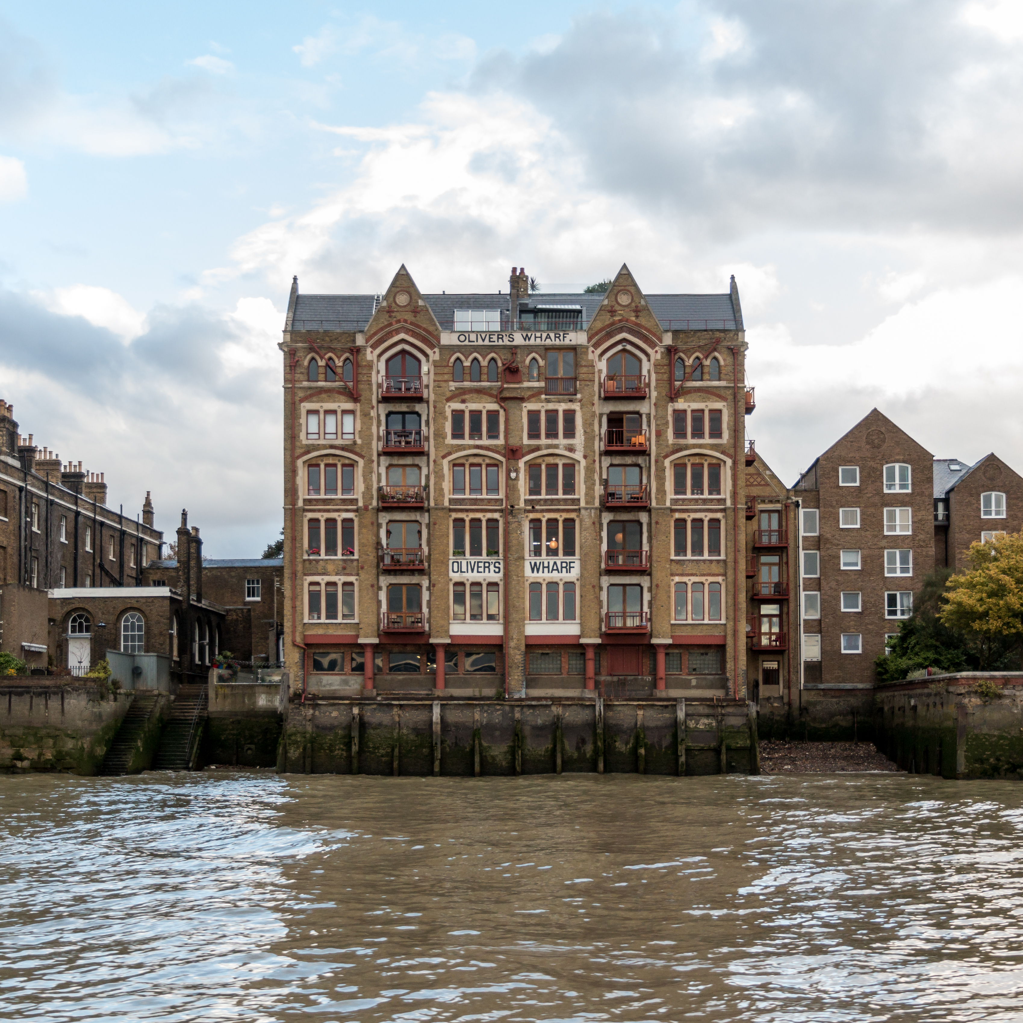 London, Wapping -- 2016 -- 4770
