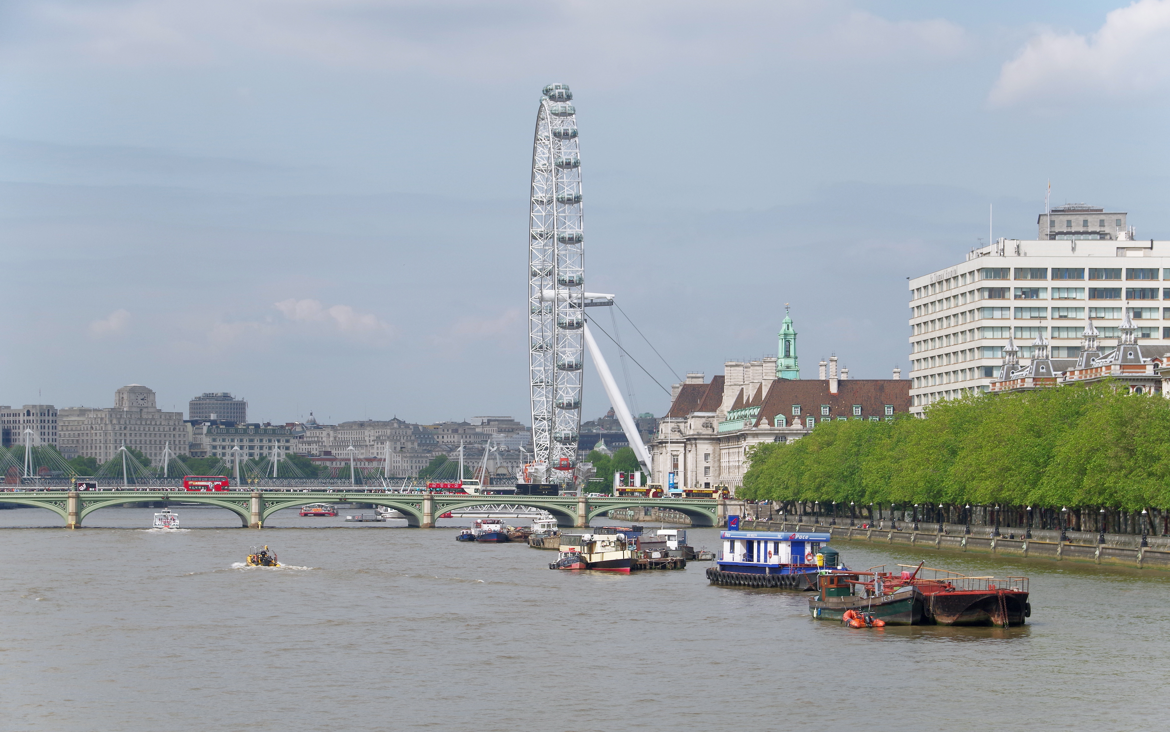 London MMB »0Y6 River Thames