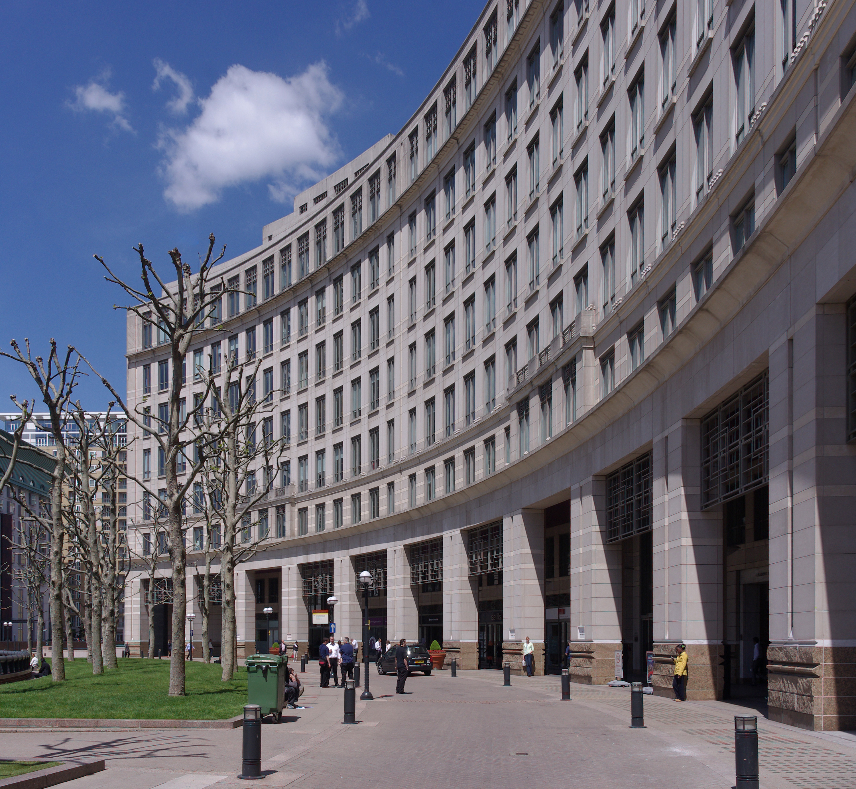 London MMB «67 Westferry Circus