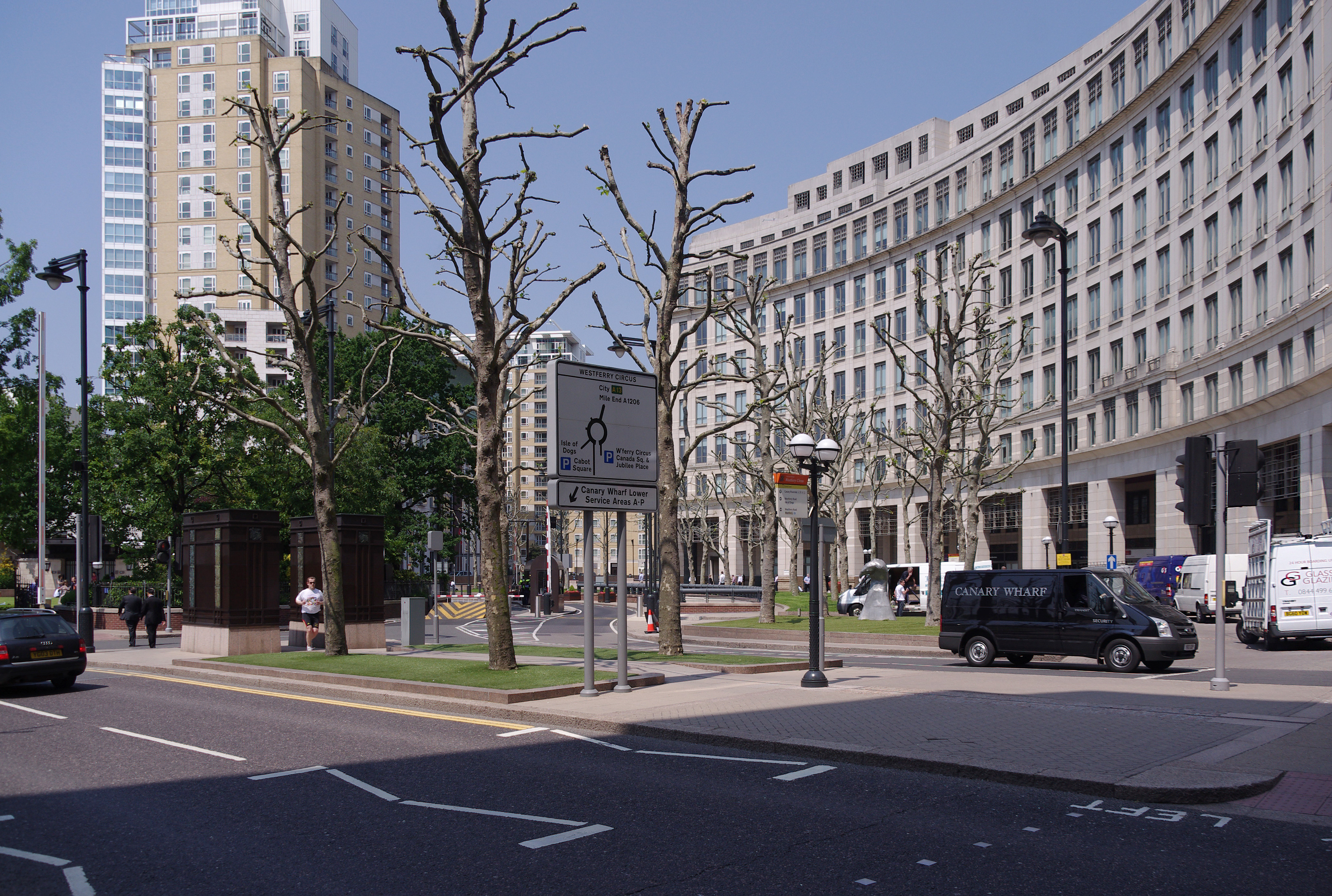 London MMB «82 Westferry Circus