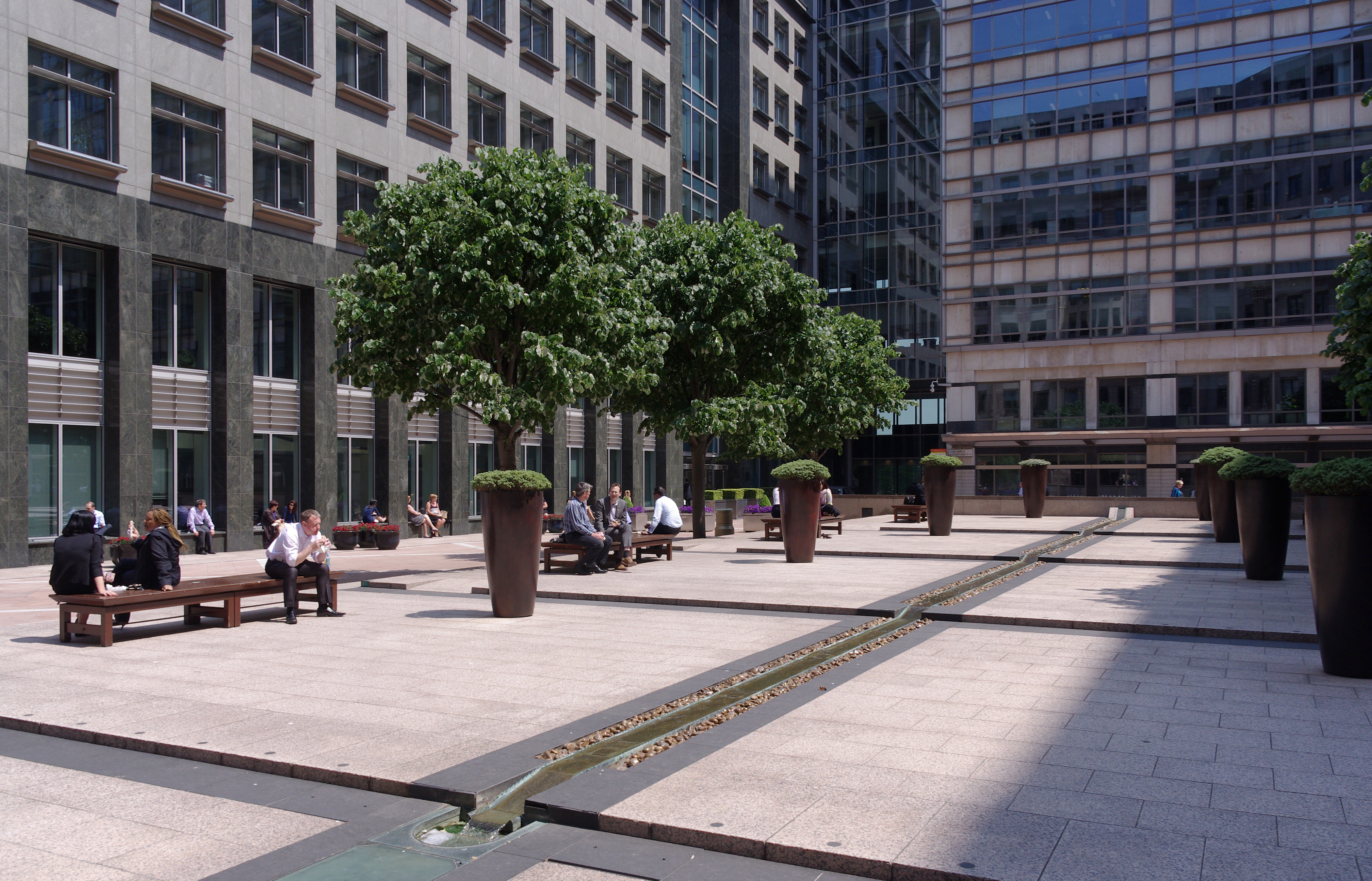London MMB «83 Columbus Courtyard