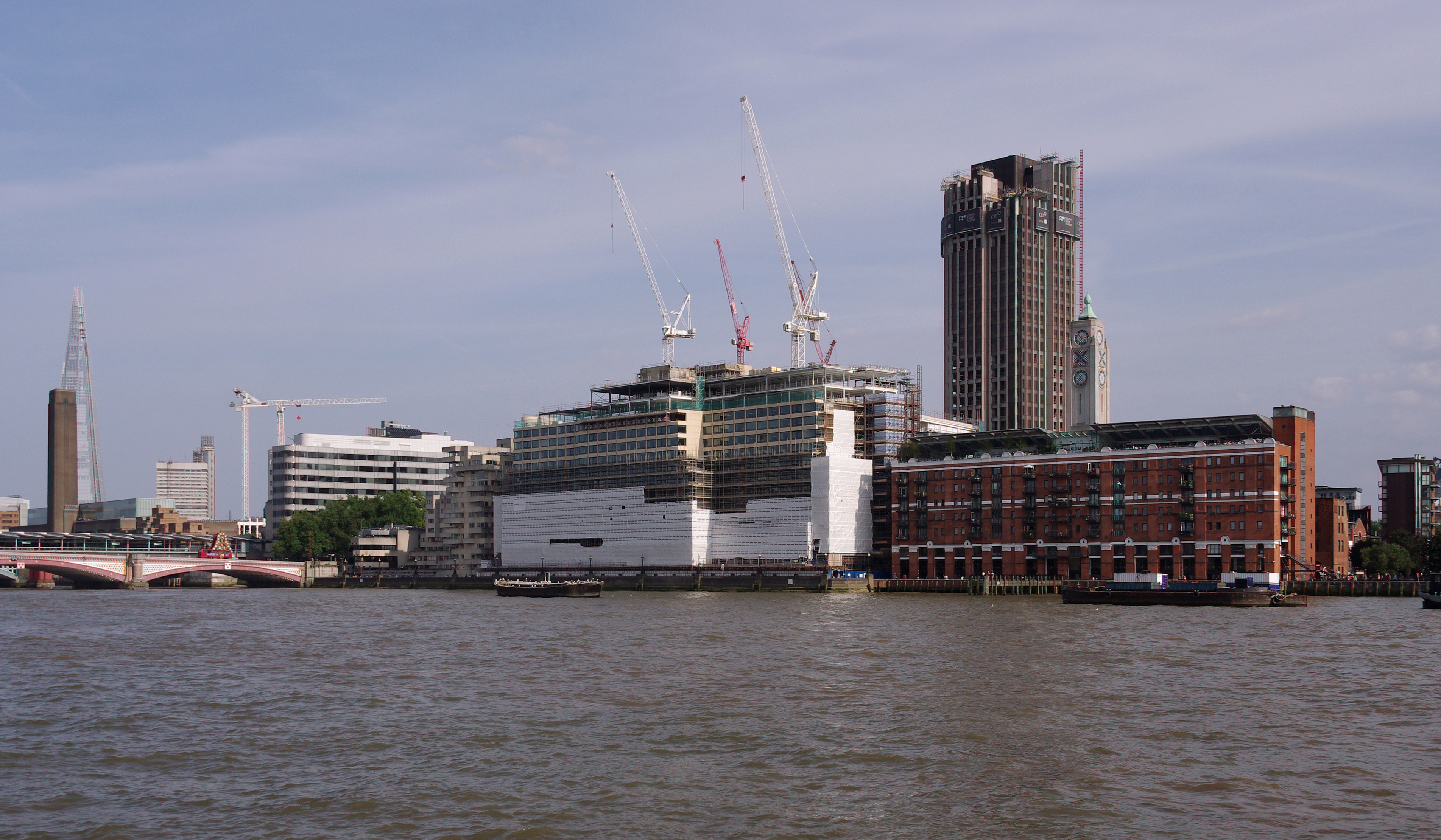 London MMB «I7 River Thames