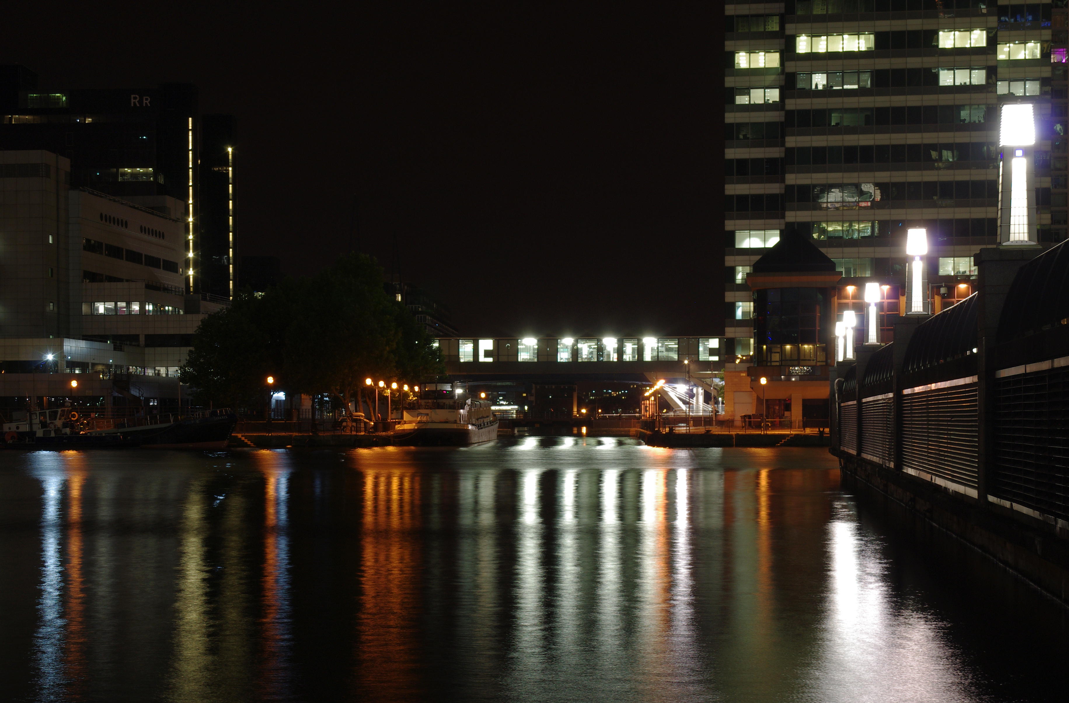London MMB «K9 Canary Wharf