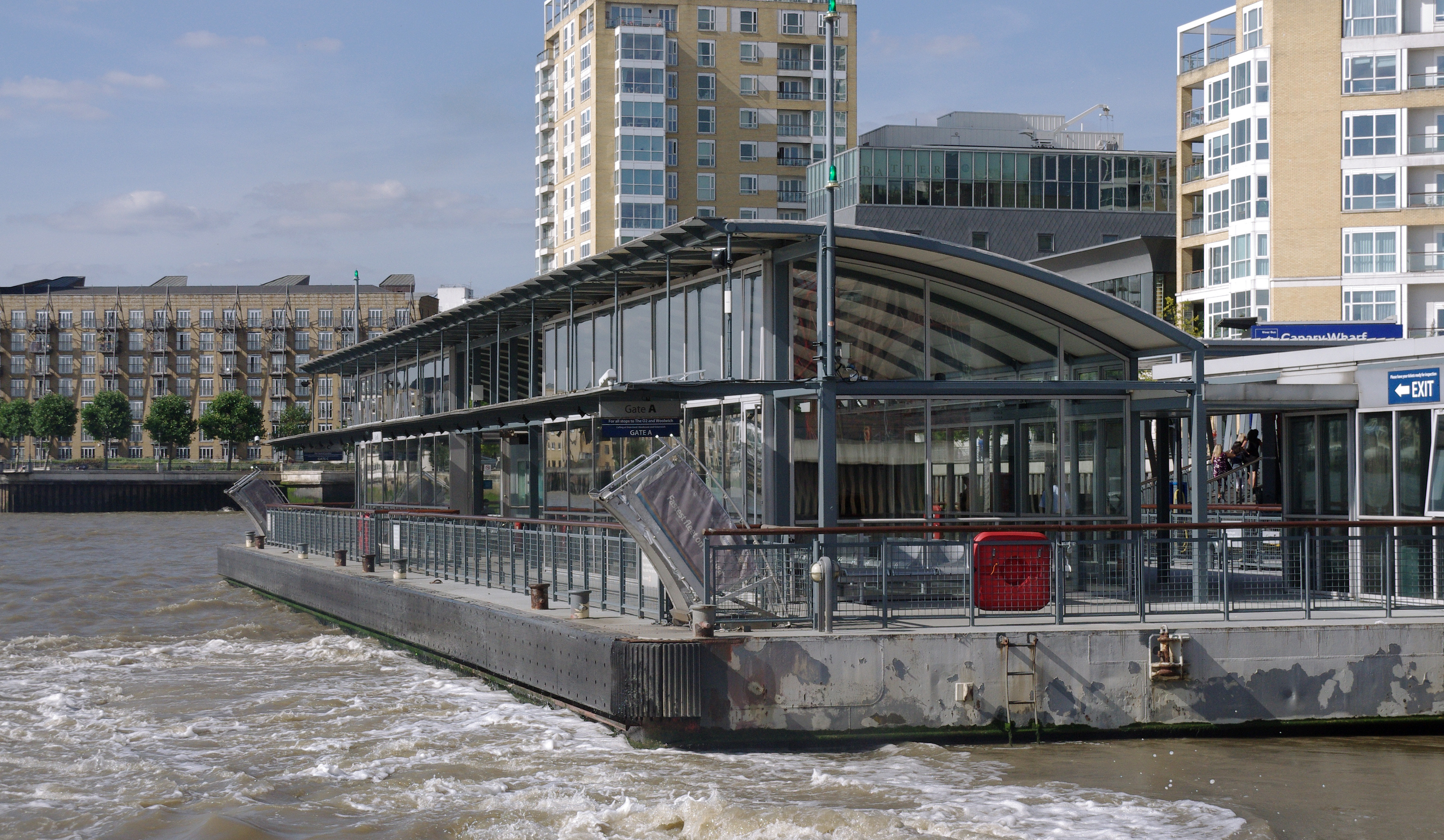 London MMB «P3 Canary Wharf Pier