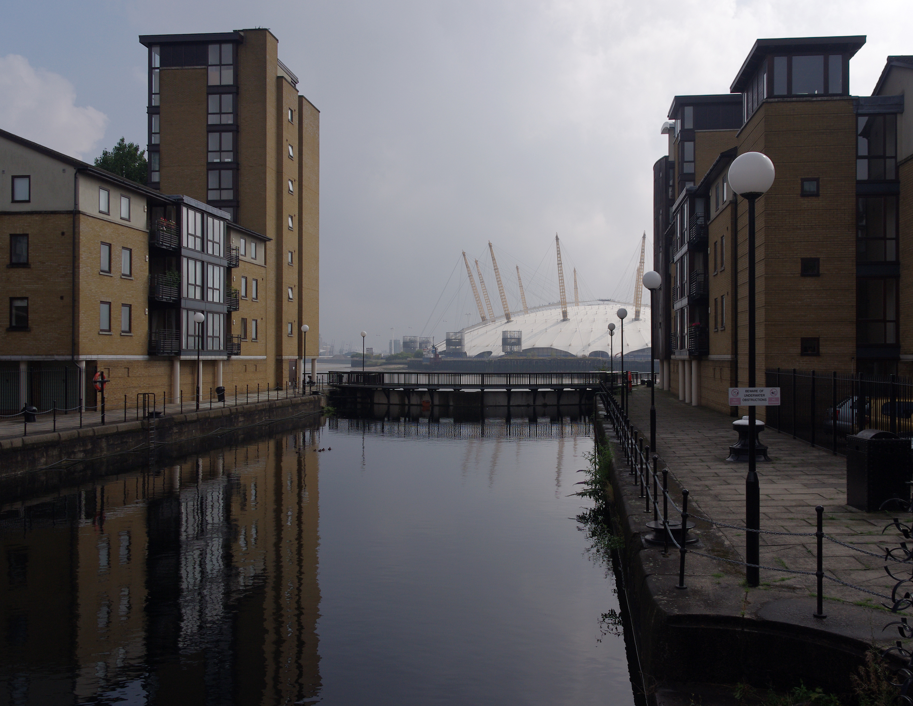 London MMB «U3 Jamestown Harbour and Millennium Dome