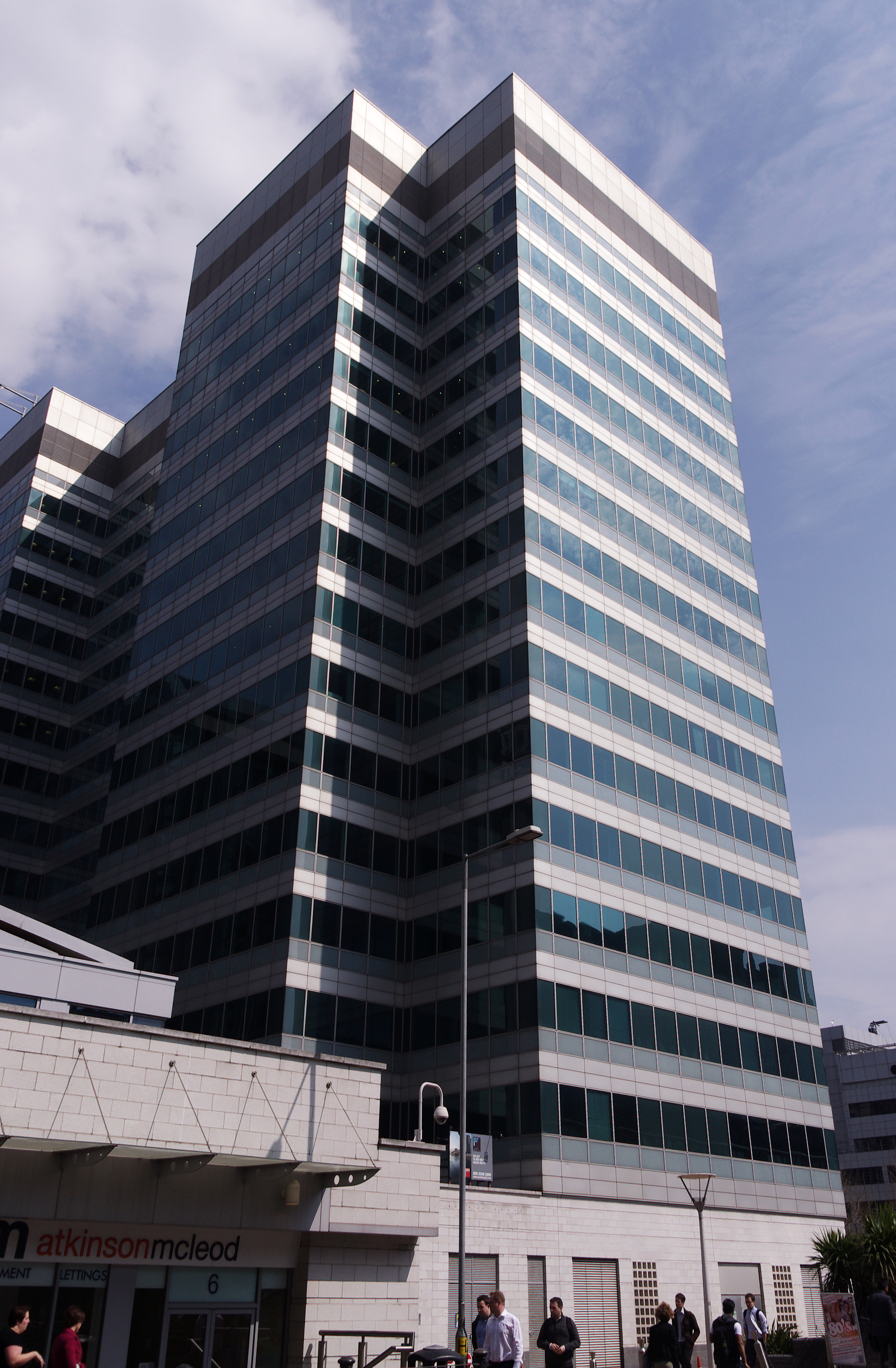 London MMB R4 South Quay Plaza