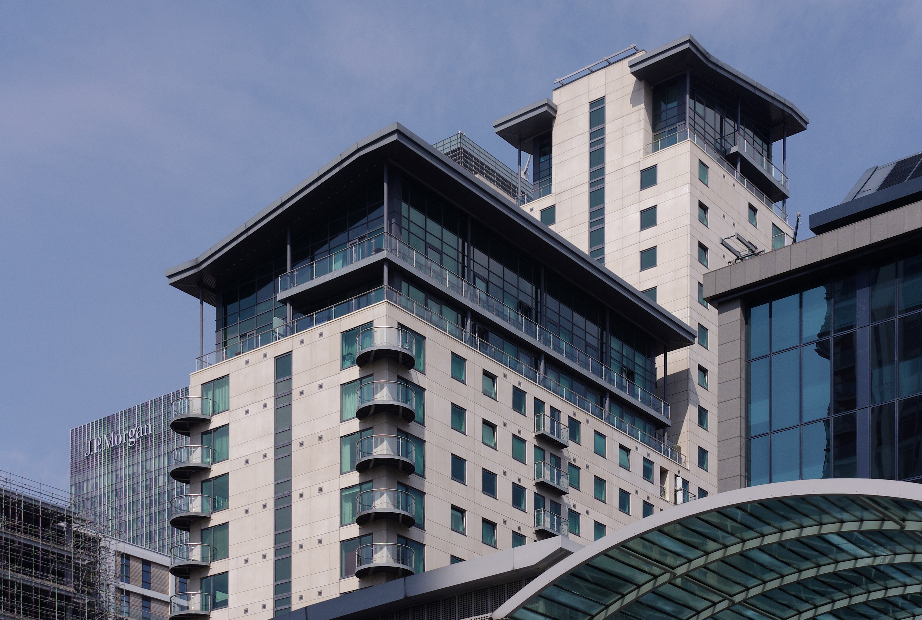 London MMB R5 South Quay Plaza