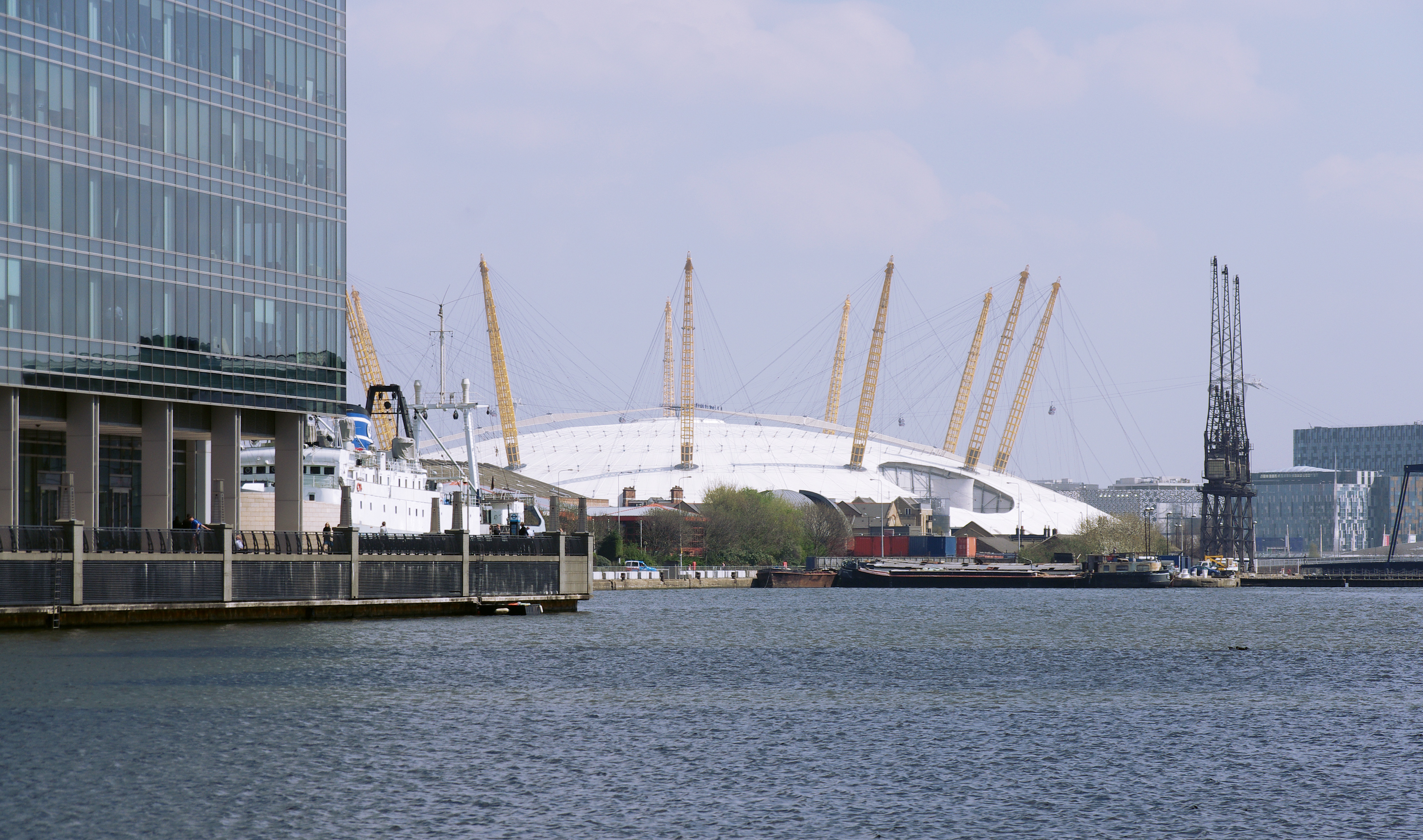 London MMB R9 City Canal and Millennium Dome
