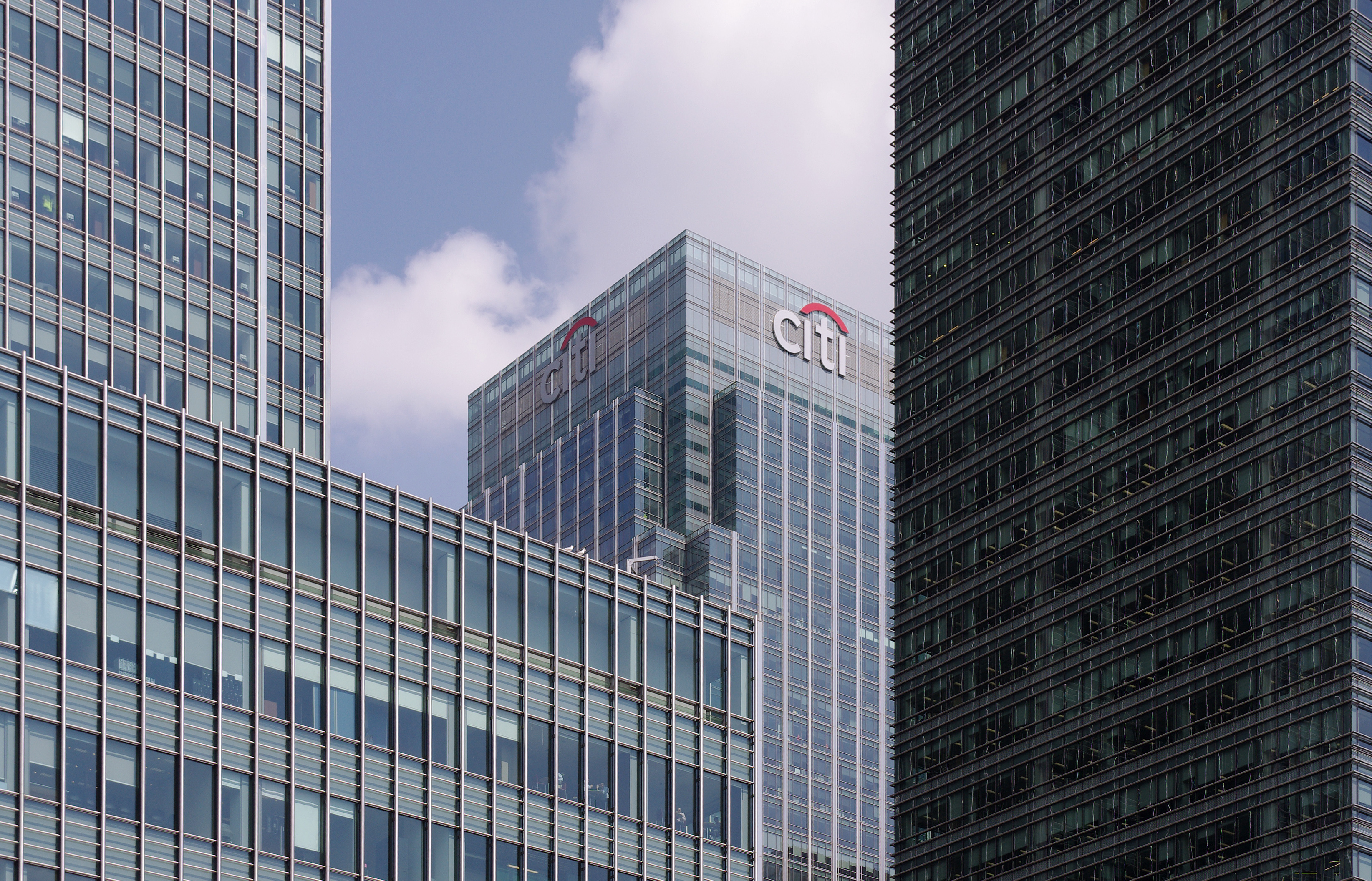 London MMB S2 Canary Wharf