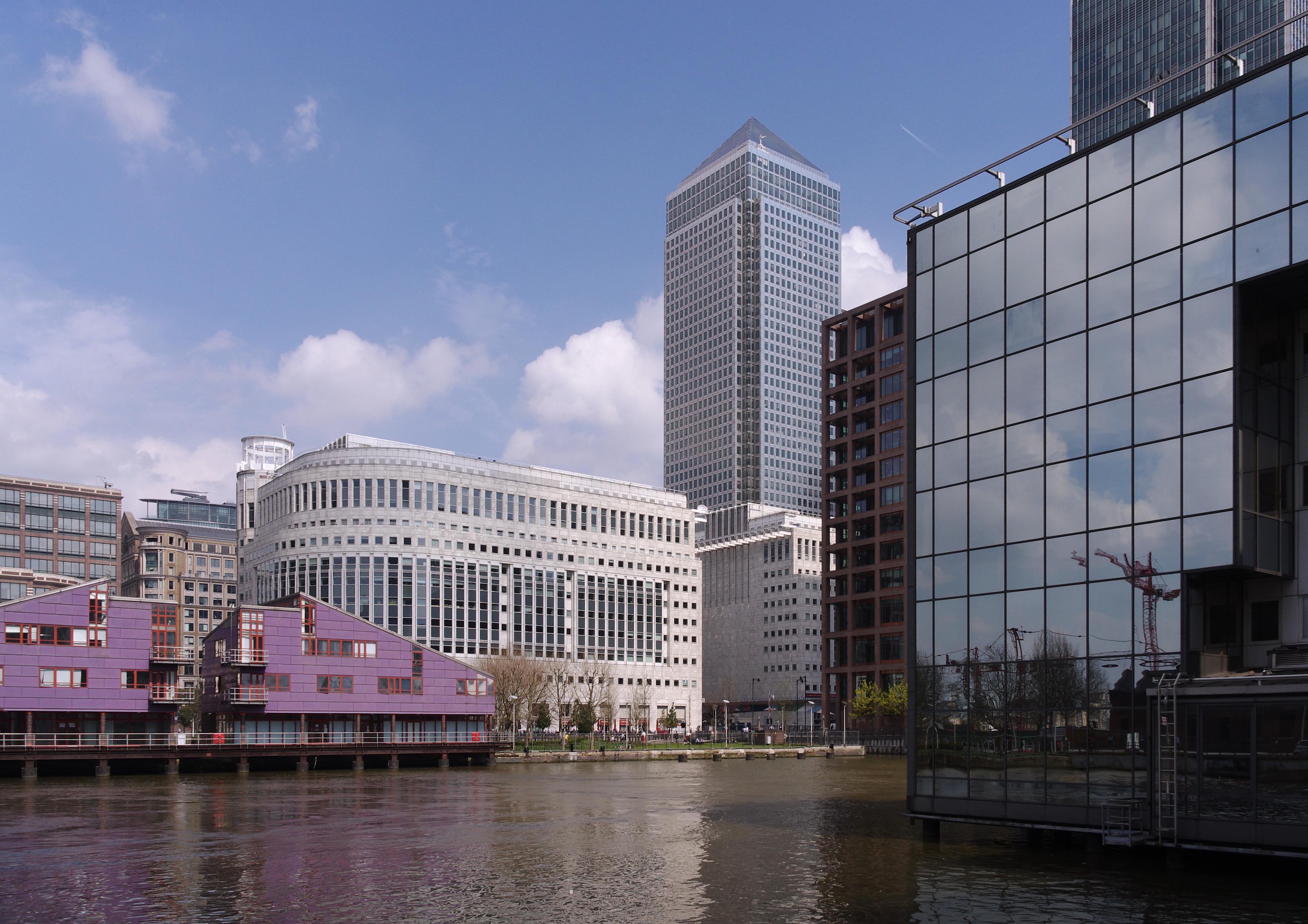 London MMB S7 Canary Wharf
