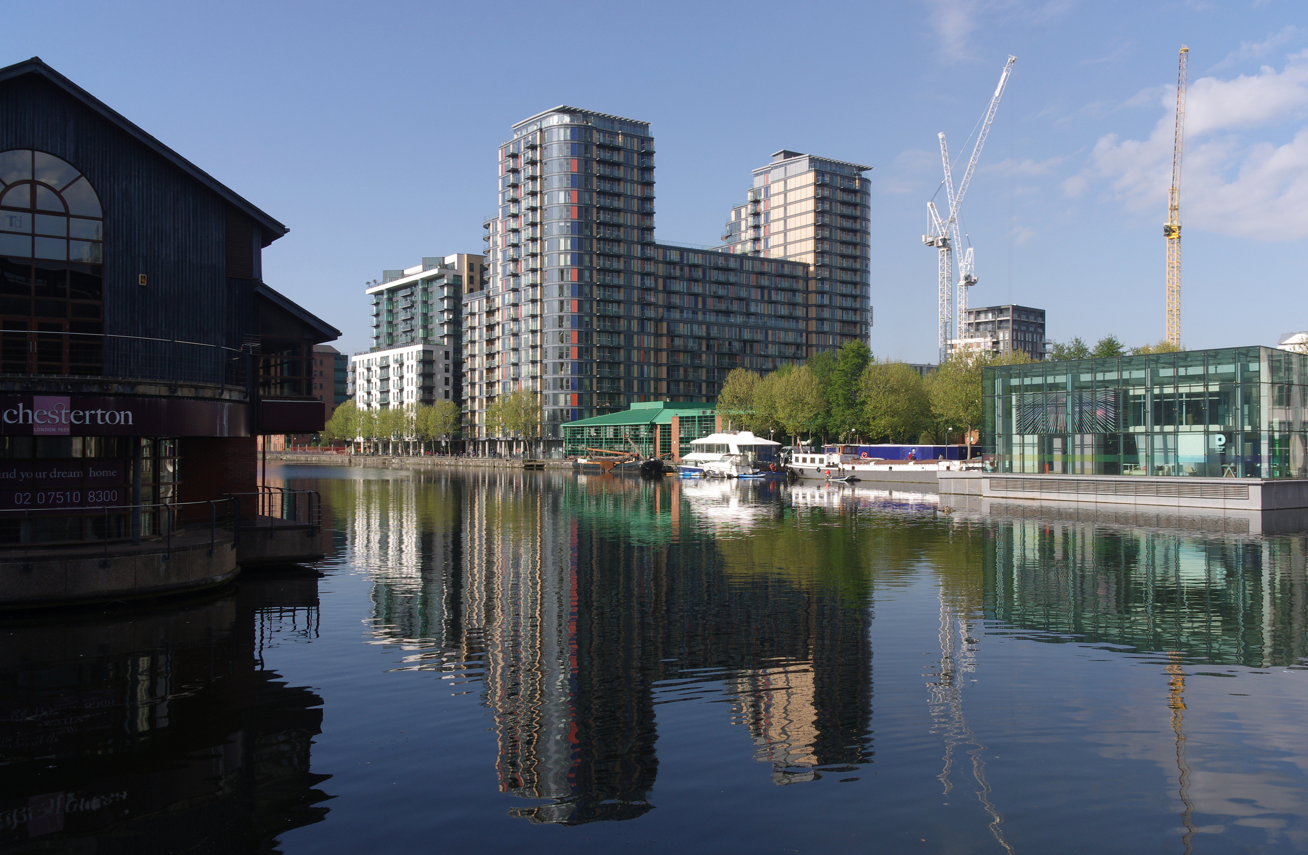London MMB U4 Millwall Dock