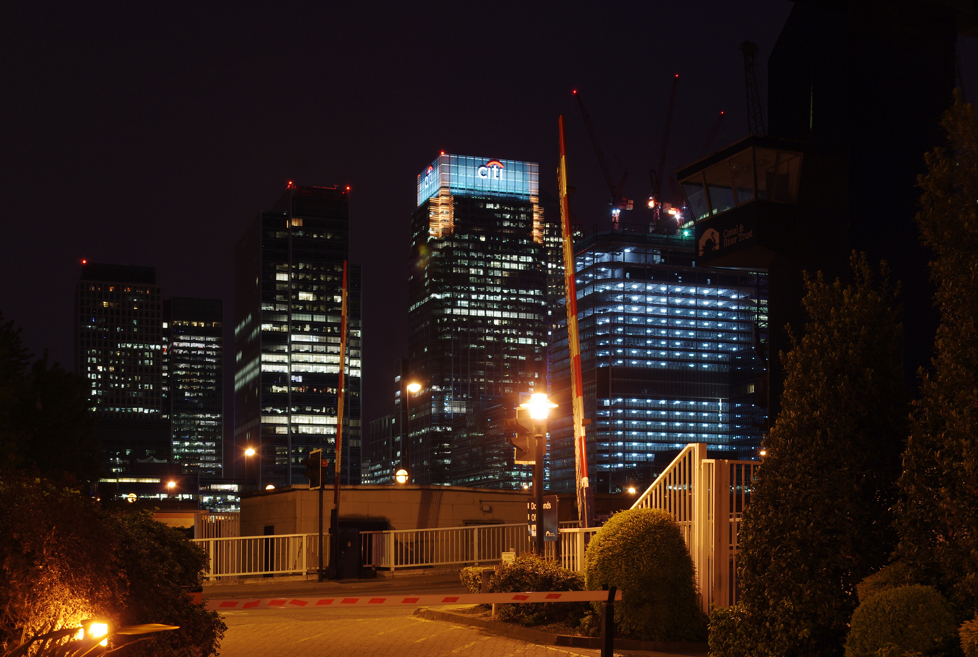 London MMB X2 Canary Wharf