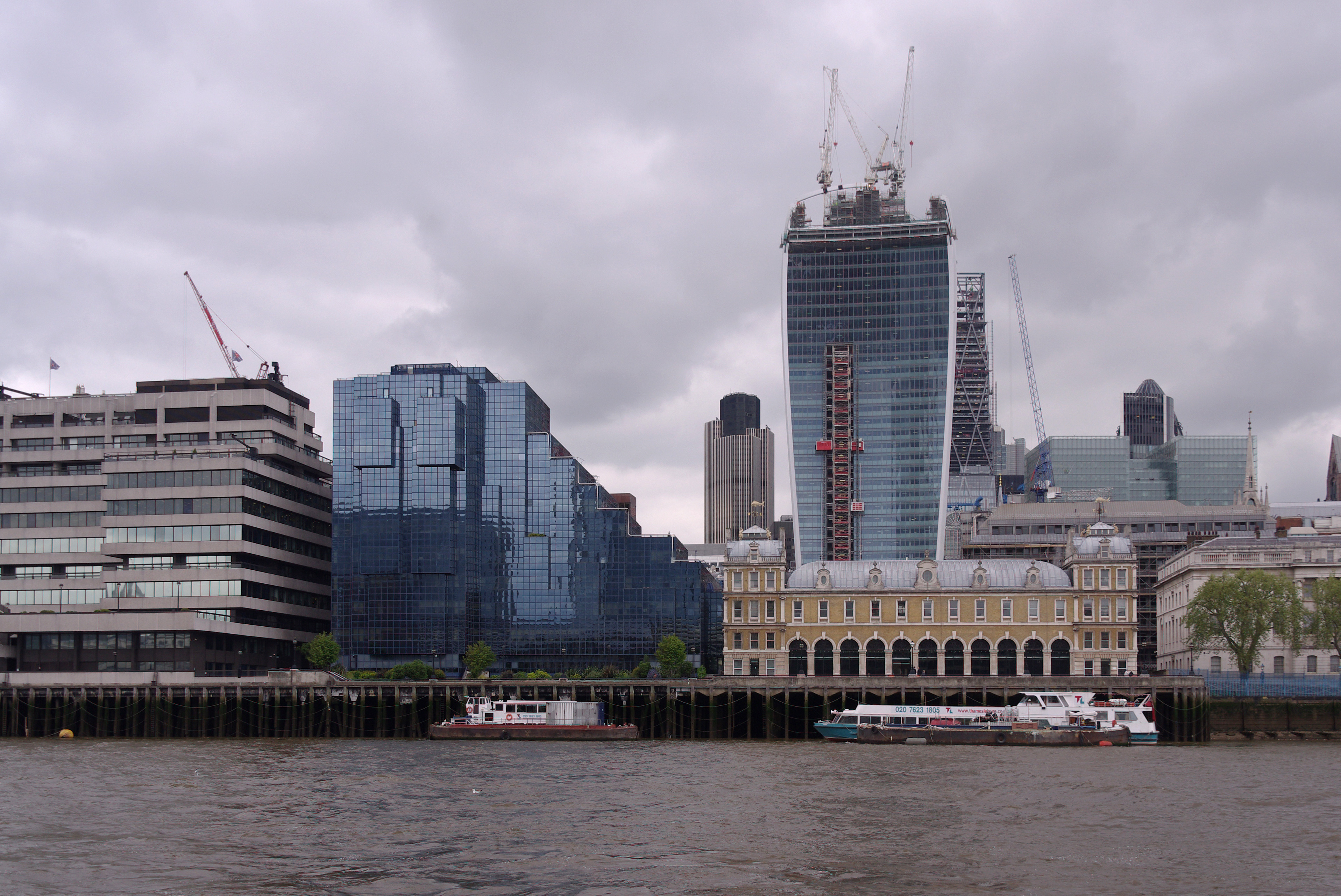 London MMB Z5 River Thames
