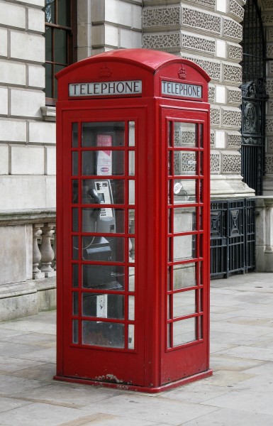 London (UK), Telefonzelle -- 2010 -- 5