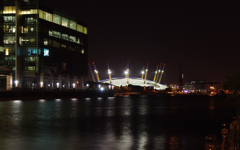 London MMB «E3 City Canal and Millennium Dome