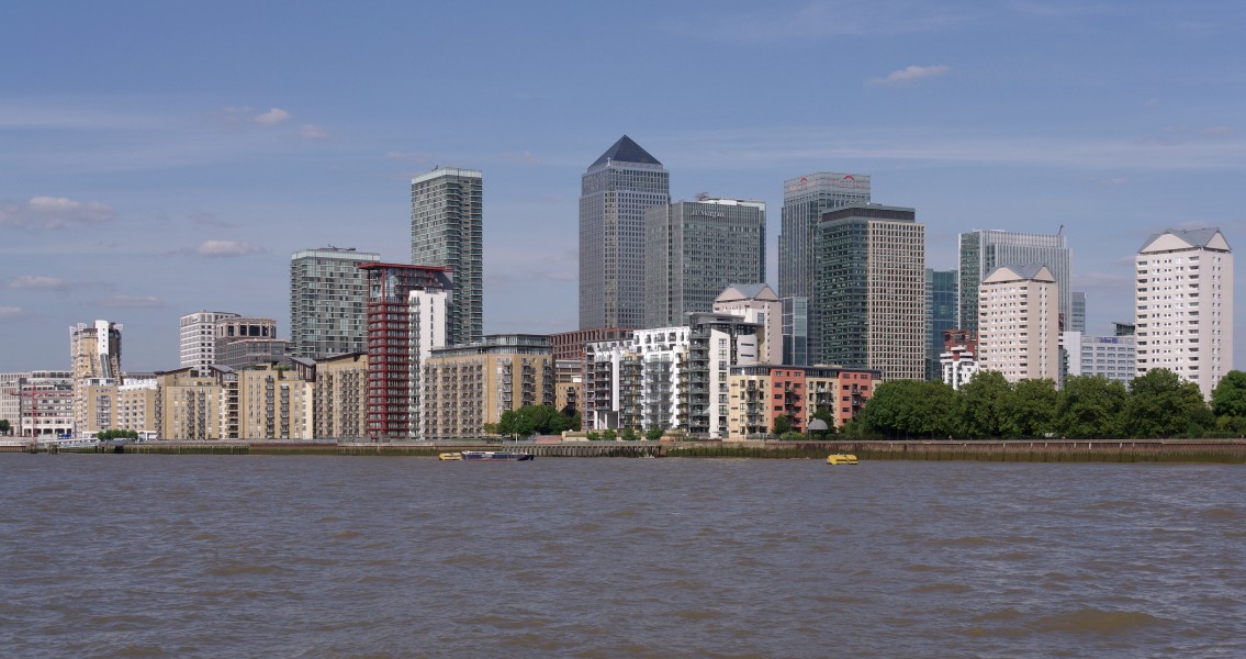 London MMB «Q1 Canary Wharf and River Thames