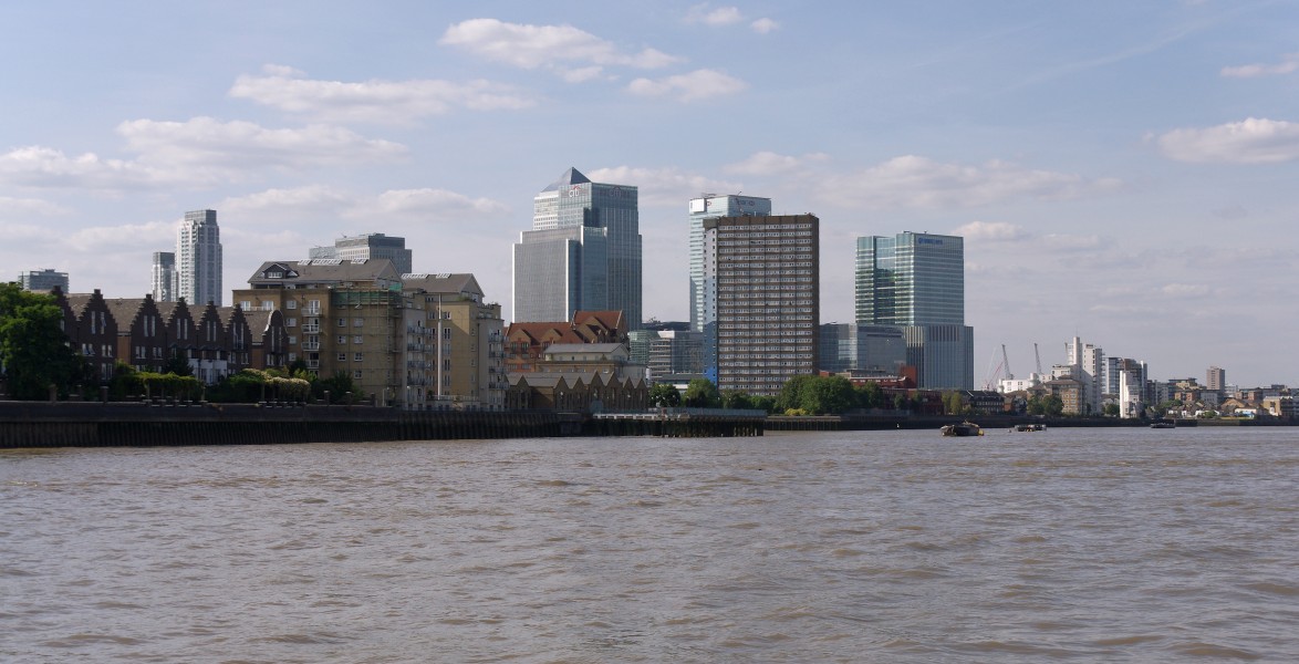 London MMB «R6 River Thames and Canary Wharf