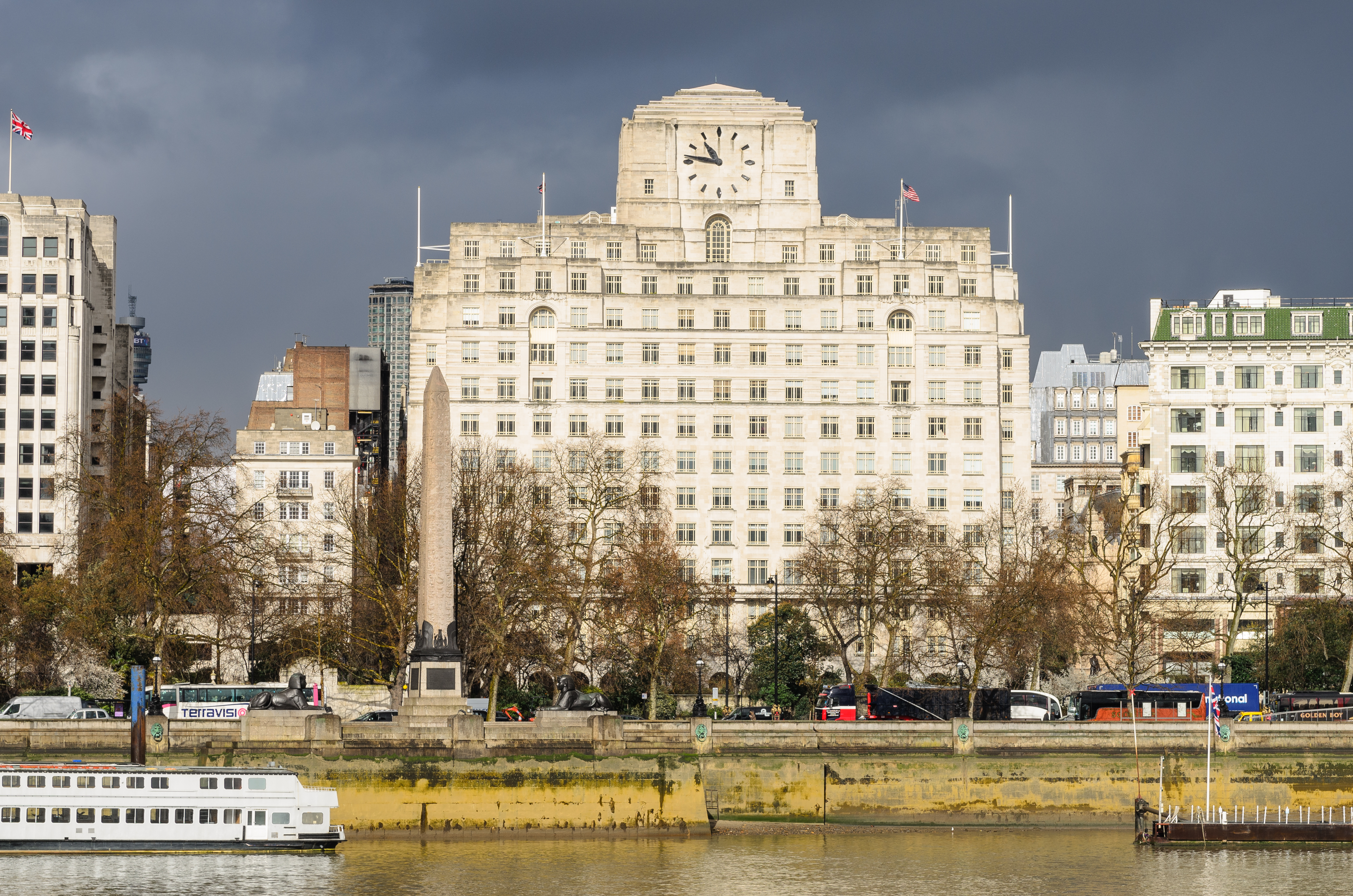Shell Mex House Mars 2014 01