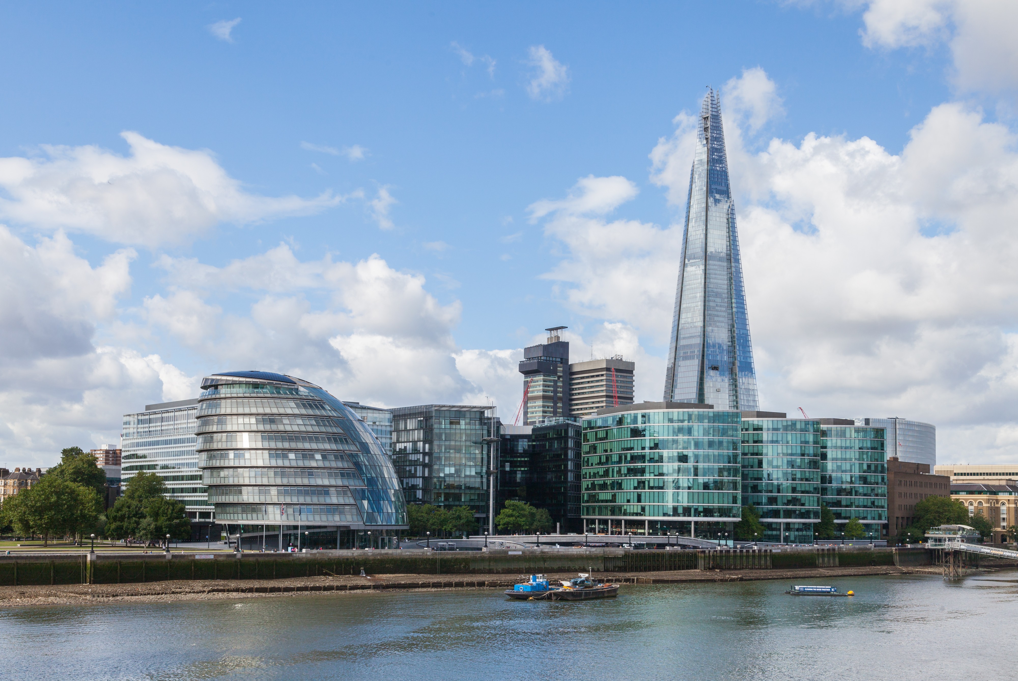 Ayuntamiento y Shard, Londres, Inglaterra, 2014-08-11, DD 079