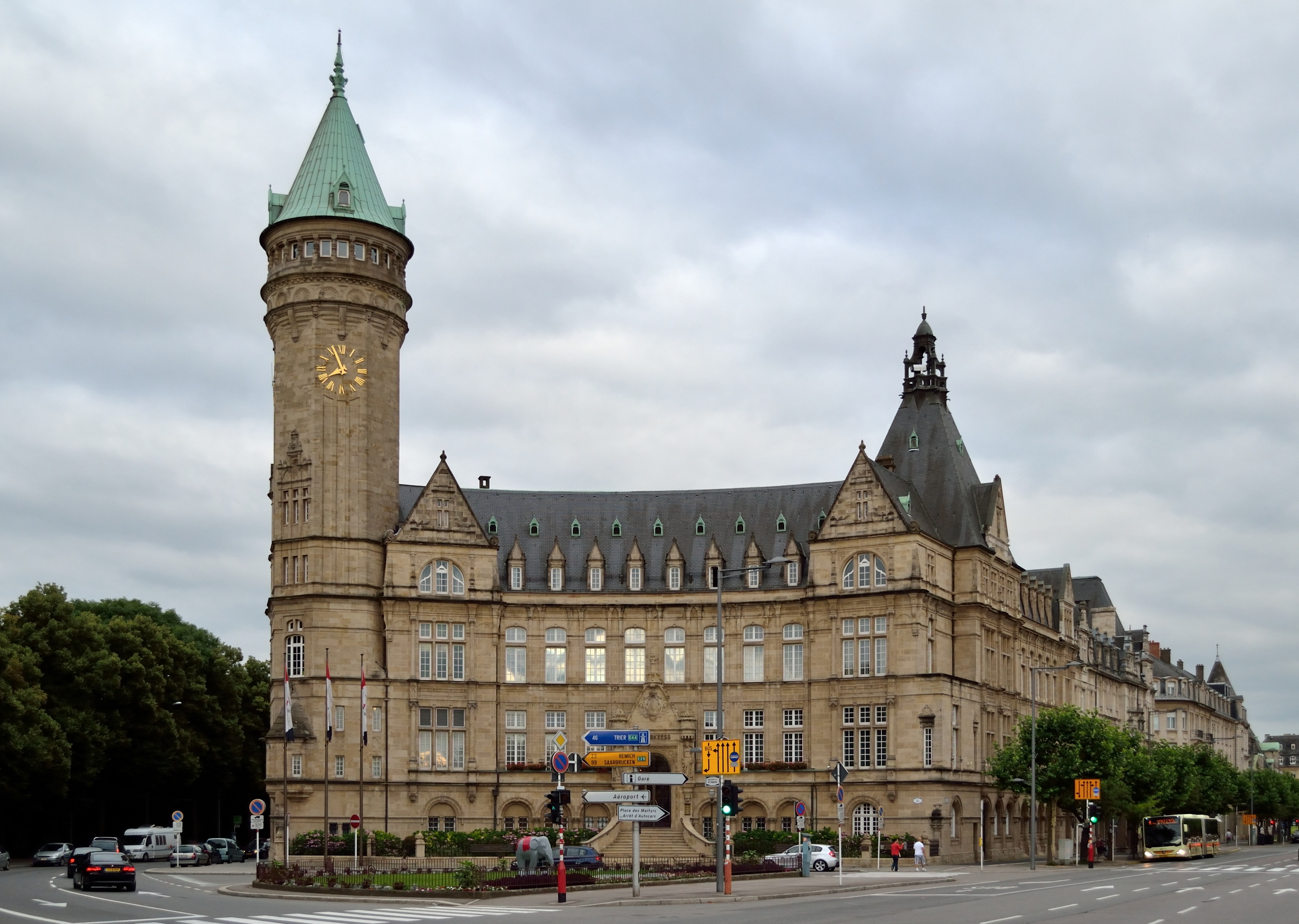 BCEE Place de Metz Luxembourg 2013 01