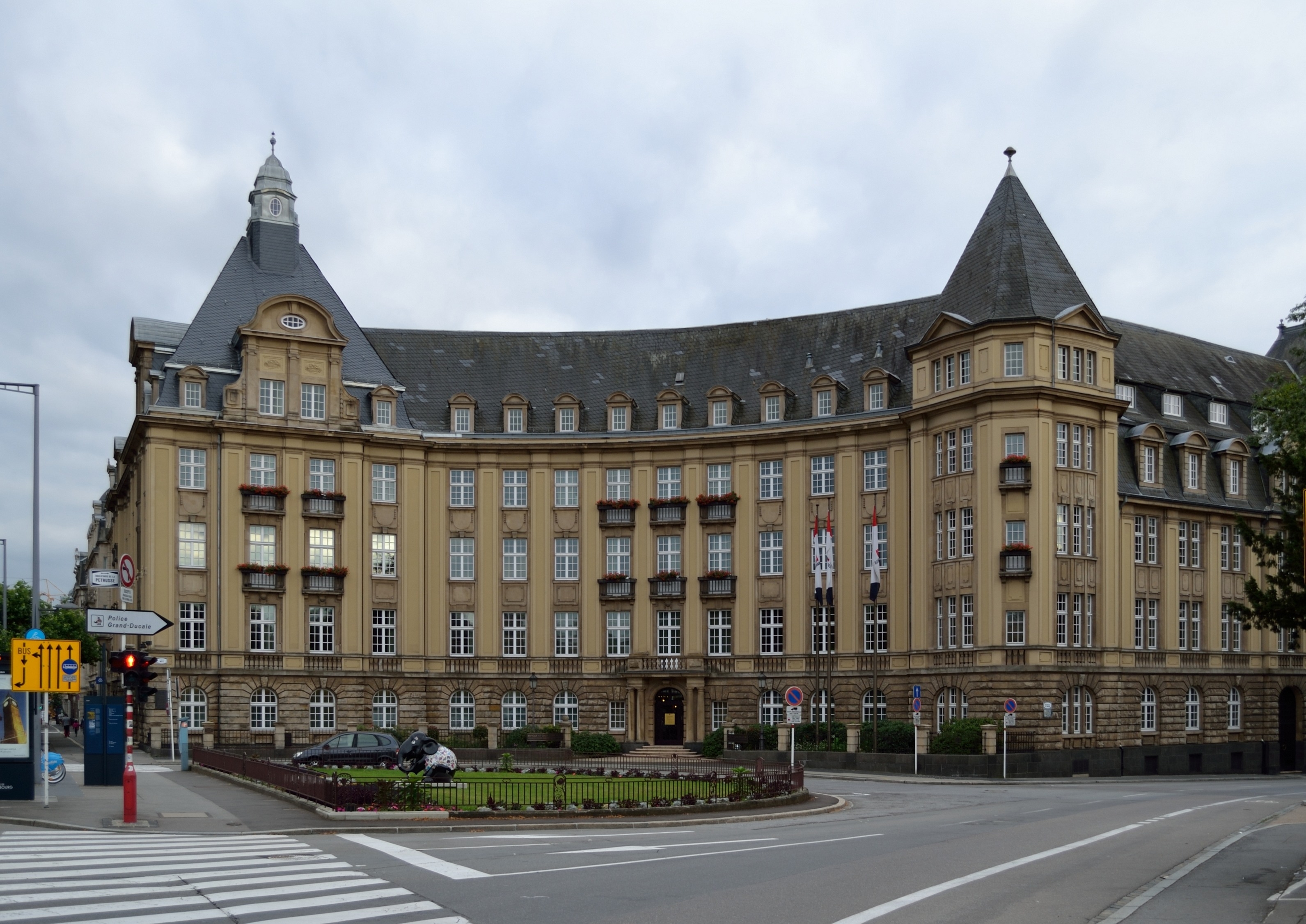BCEE Place de Metz Luxembourg 2013 02